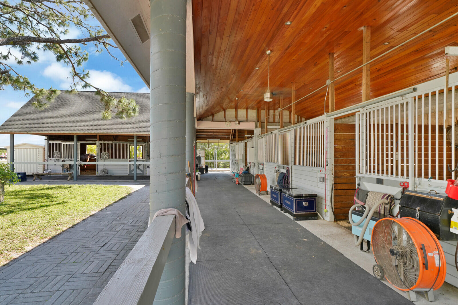 main property photo 14