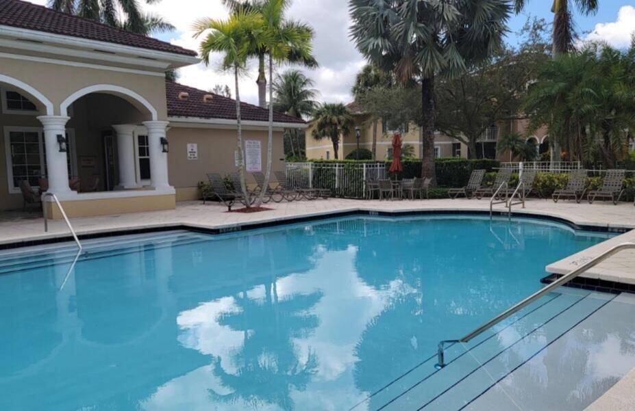 property viewer photo 26