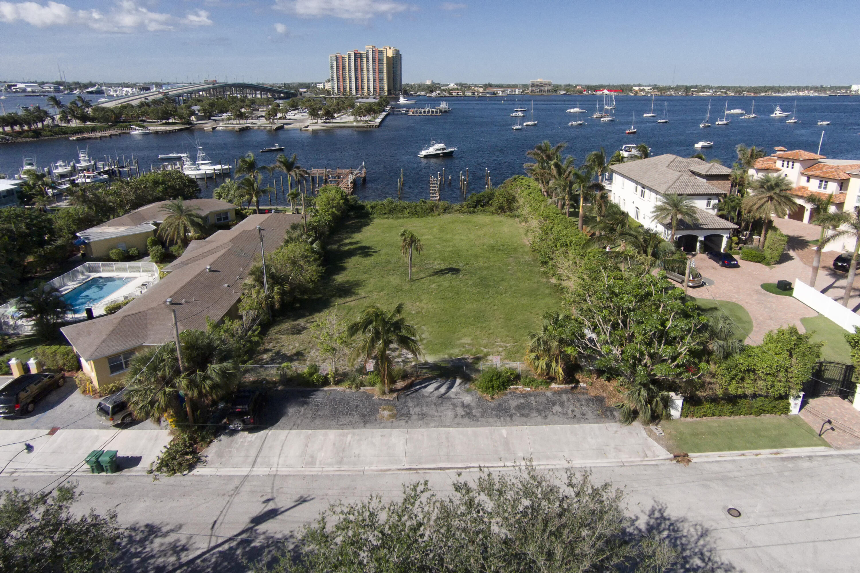 main property photo 6