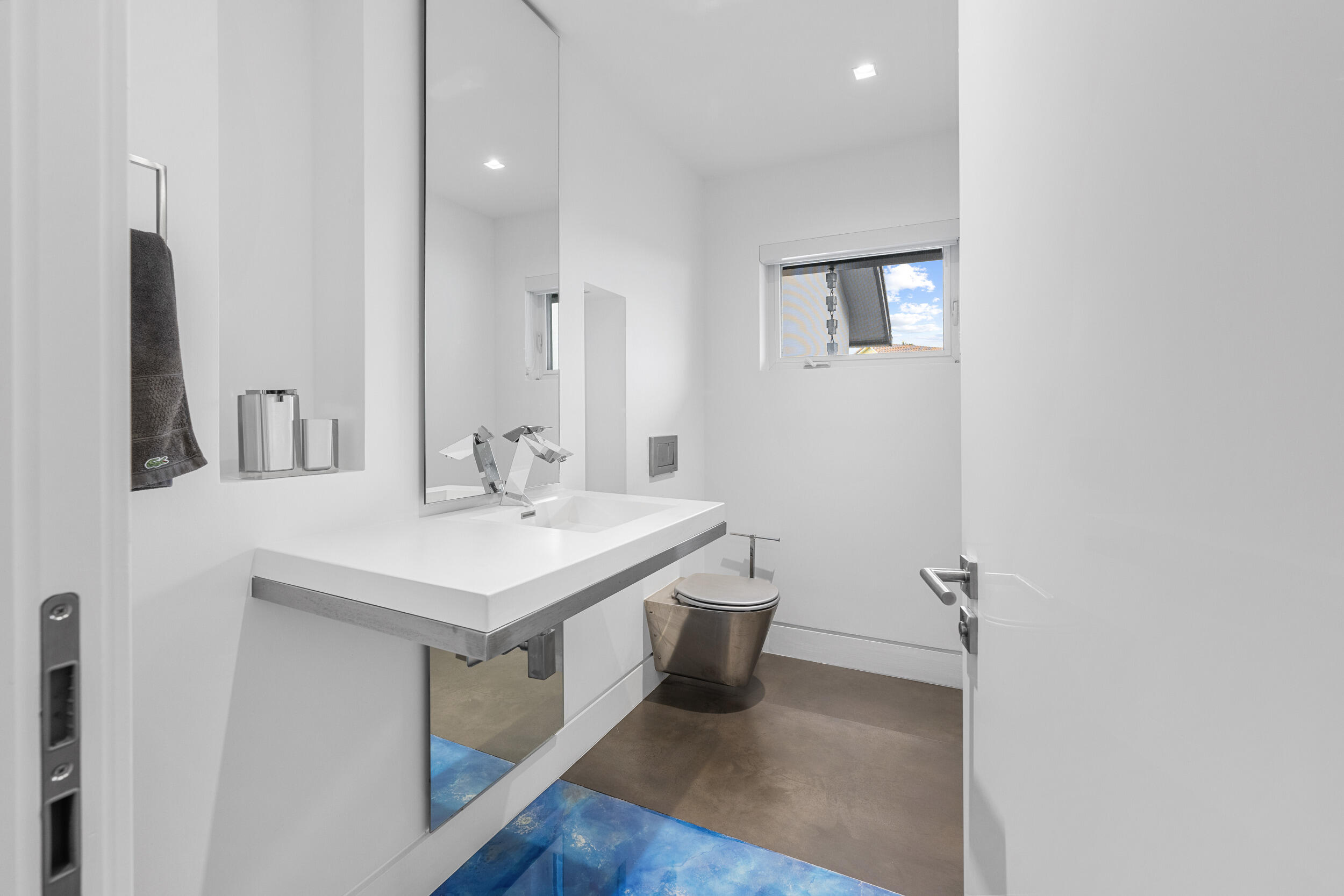 main property photo 54
