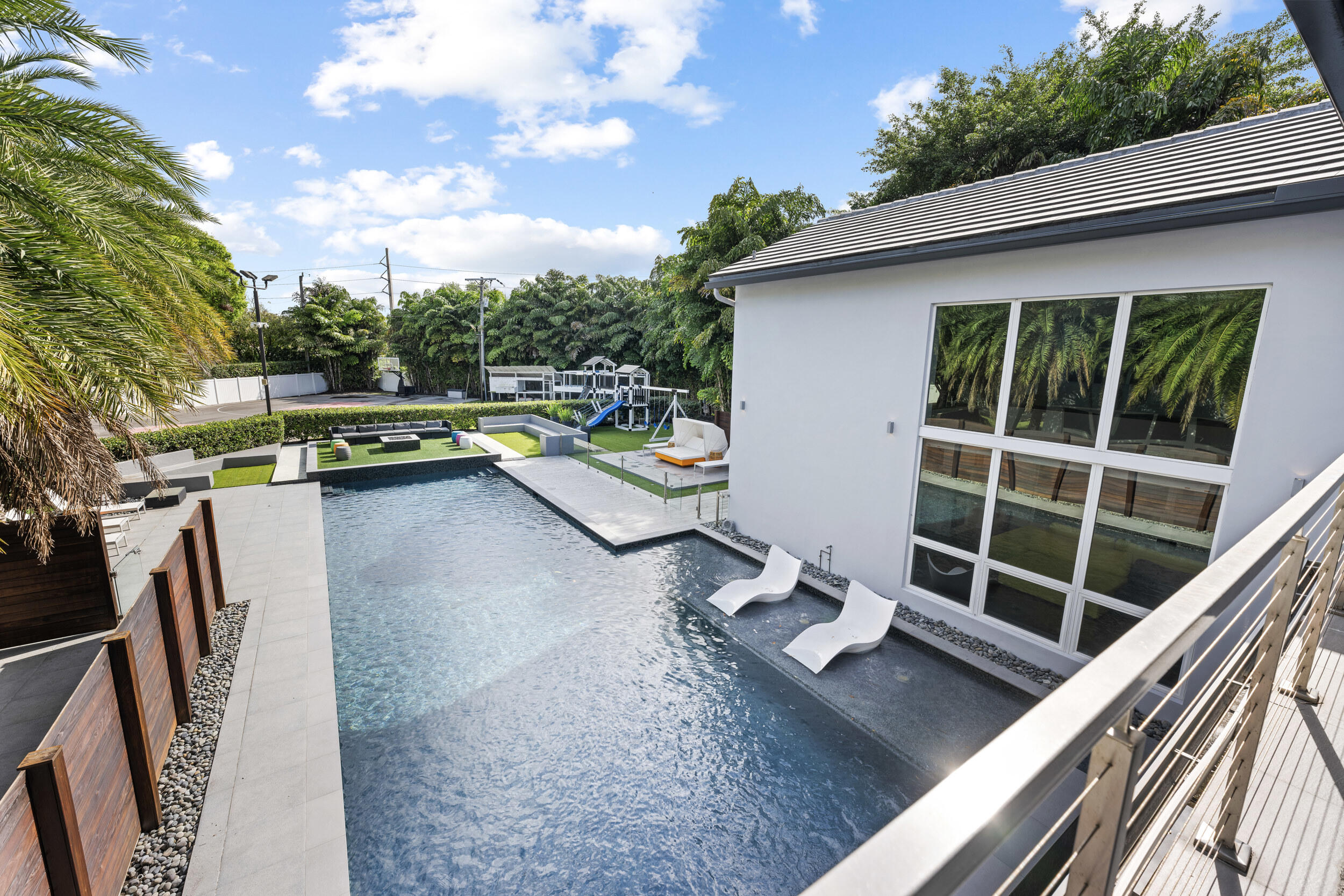 main property photo 59