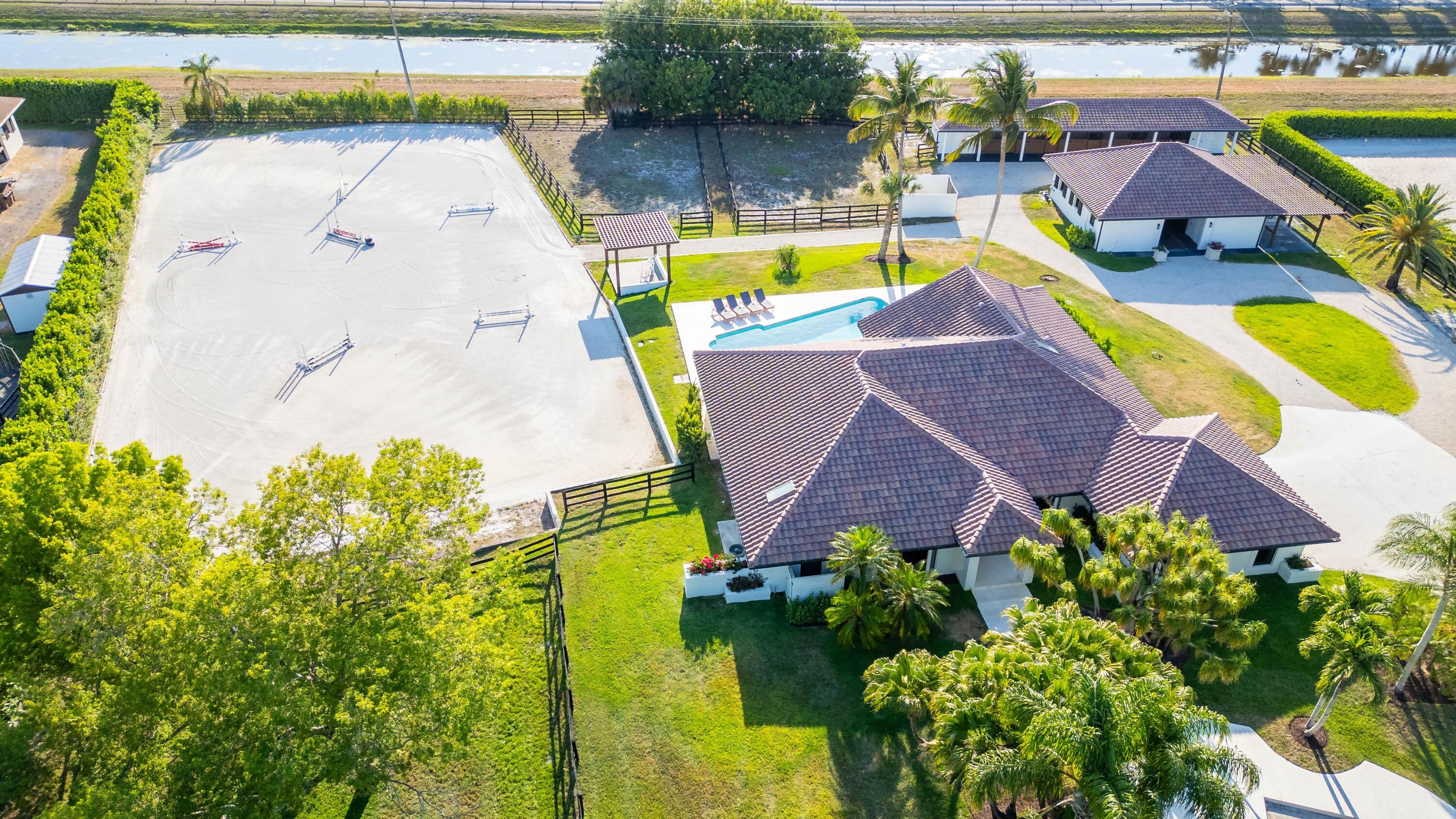 main property photo 40