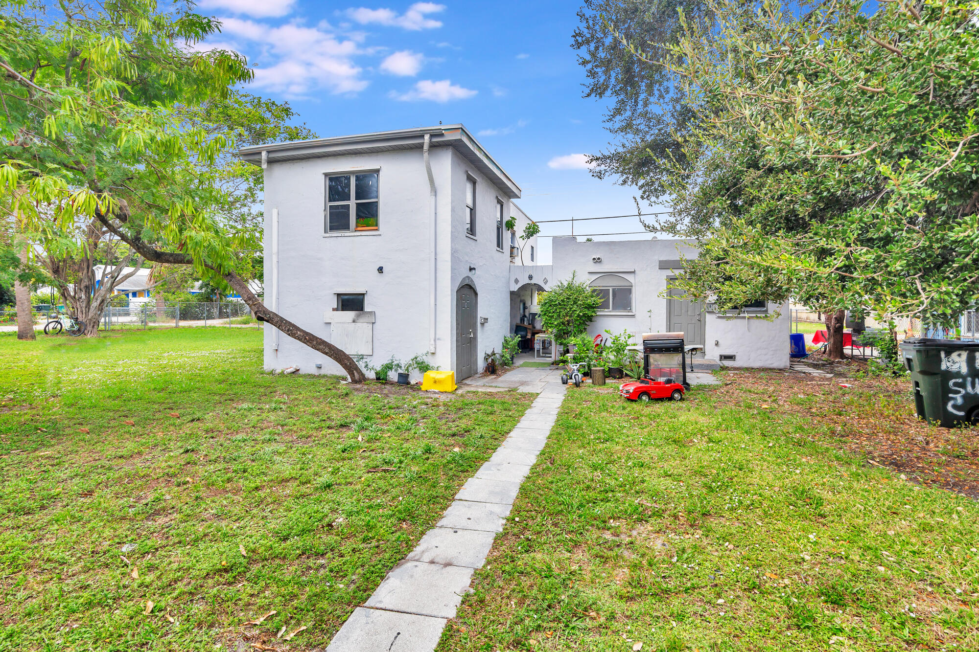 main property photo 7