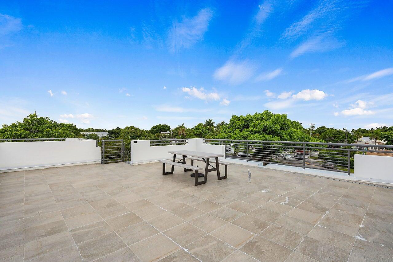main property photo 79