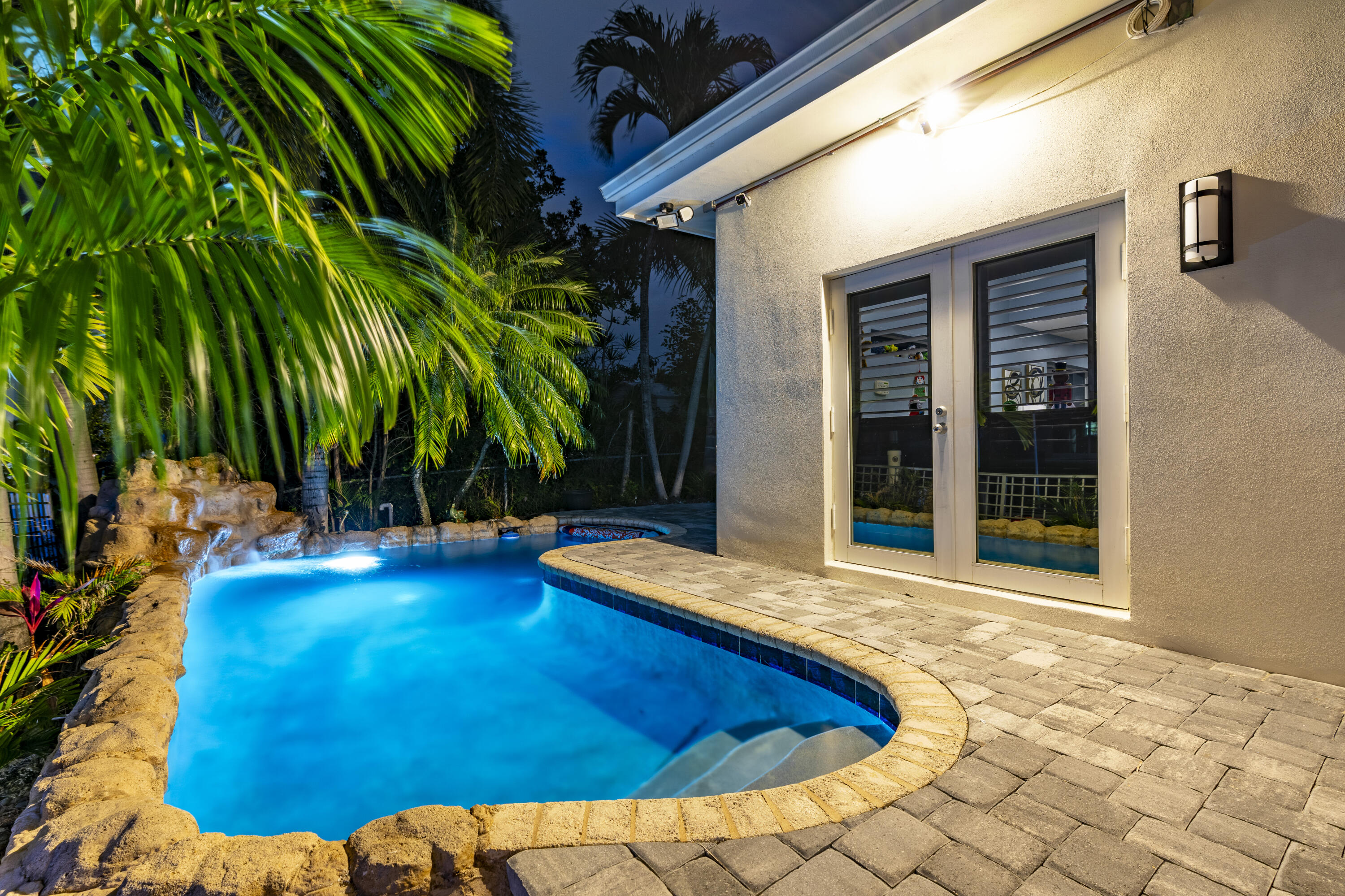 main property photo 75