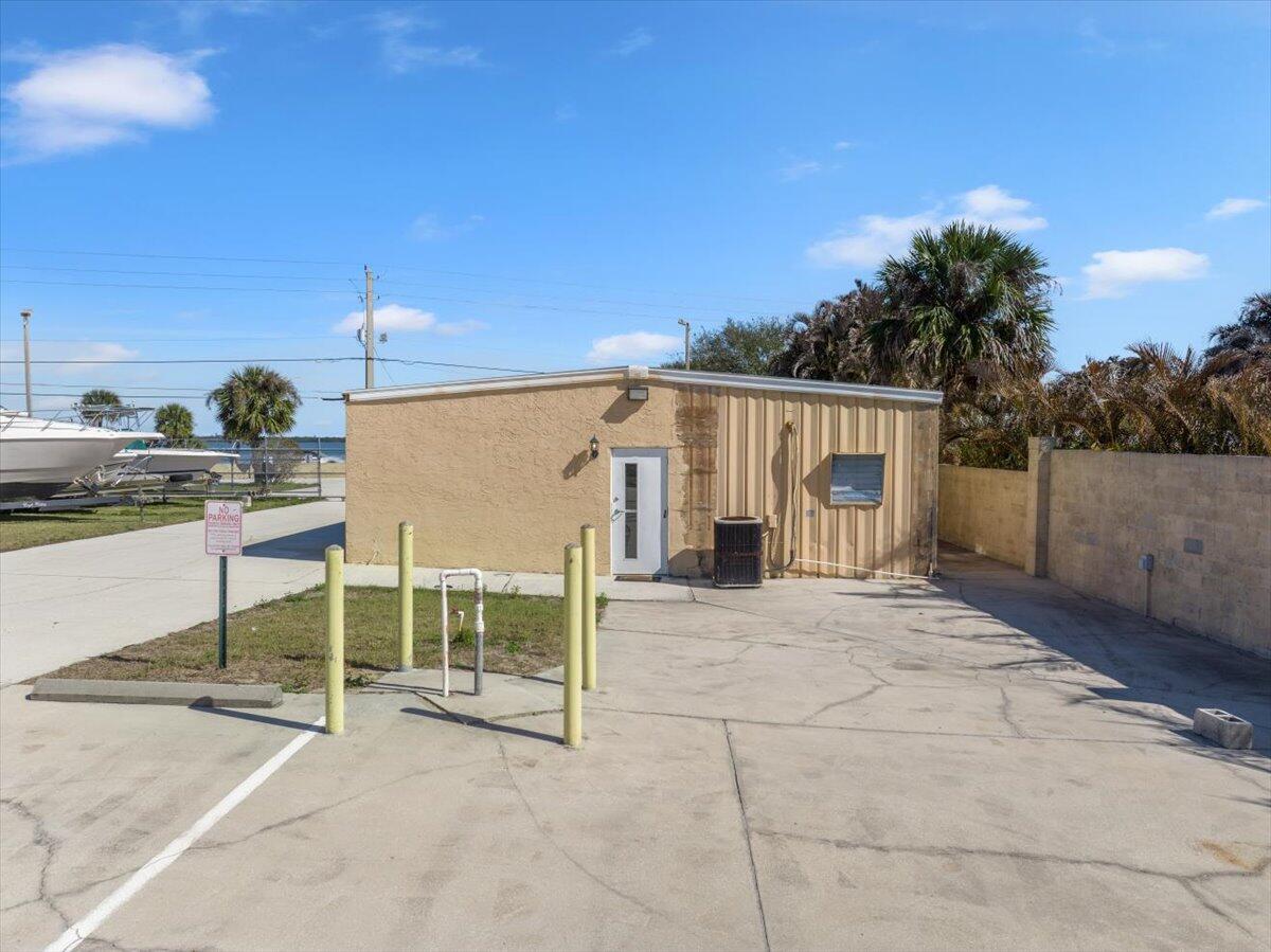 main property photo 32