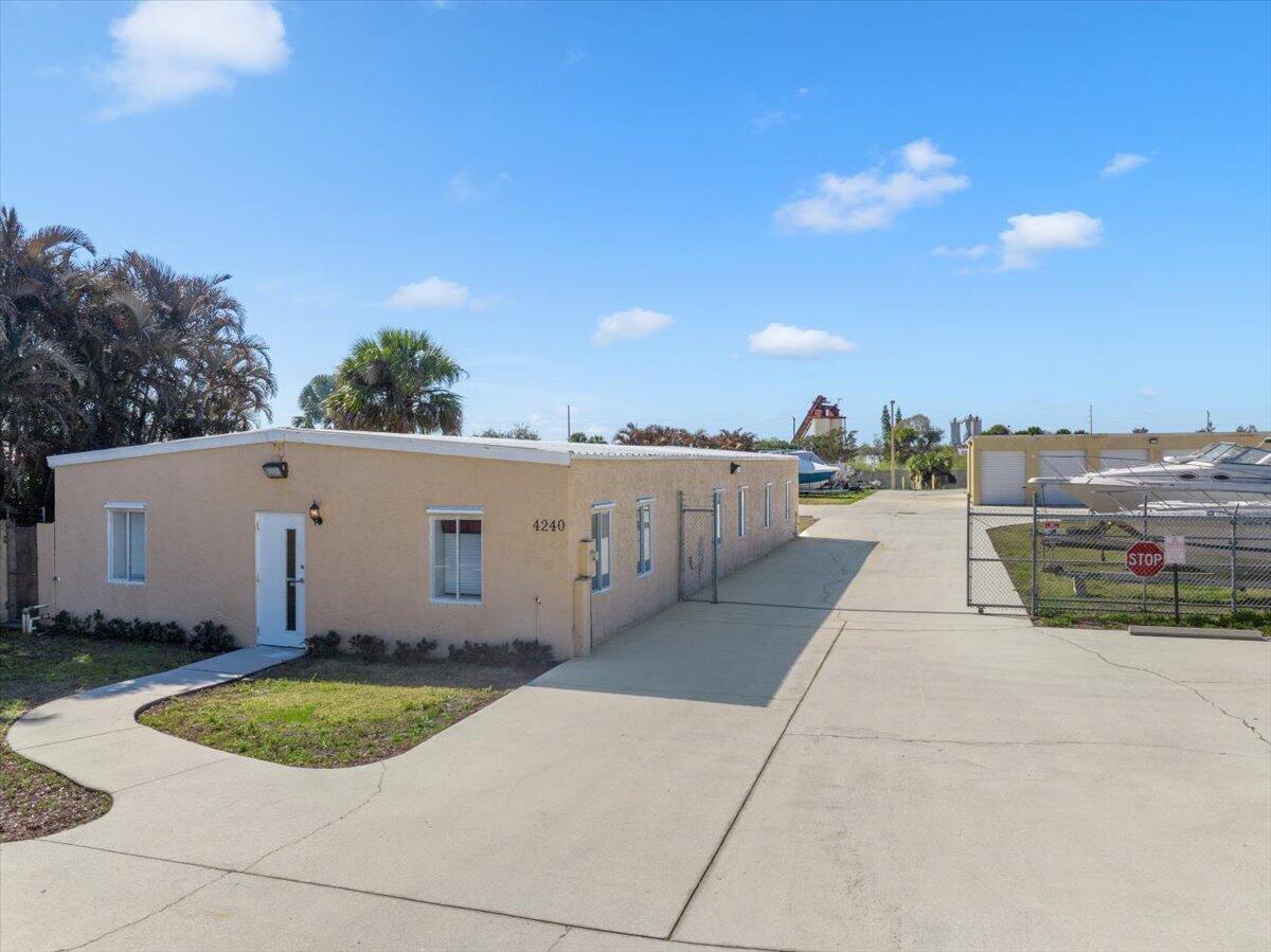 main property photo 38