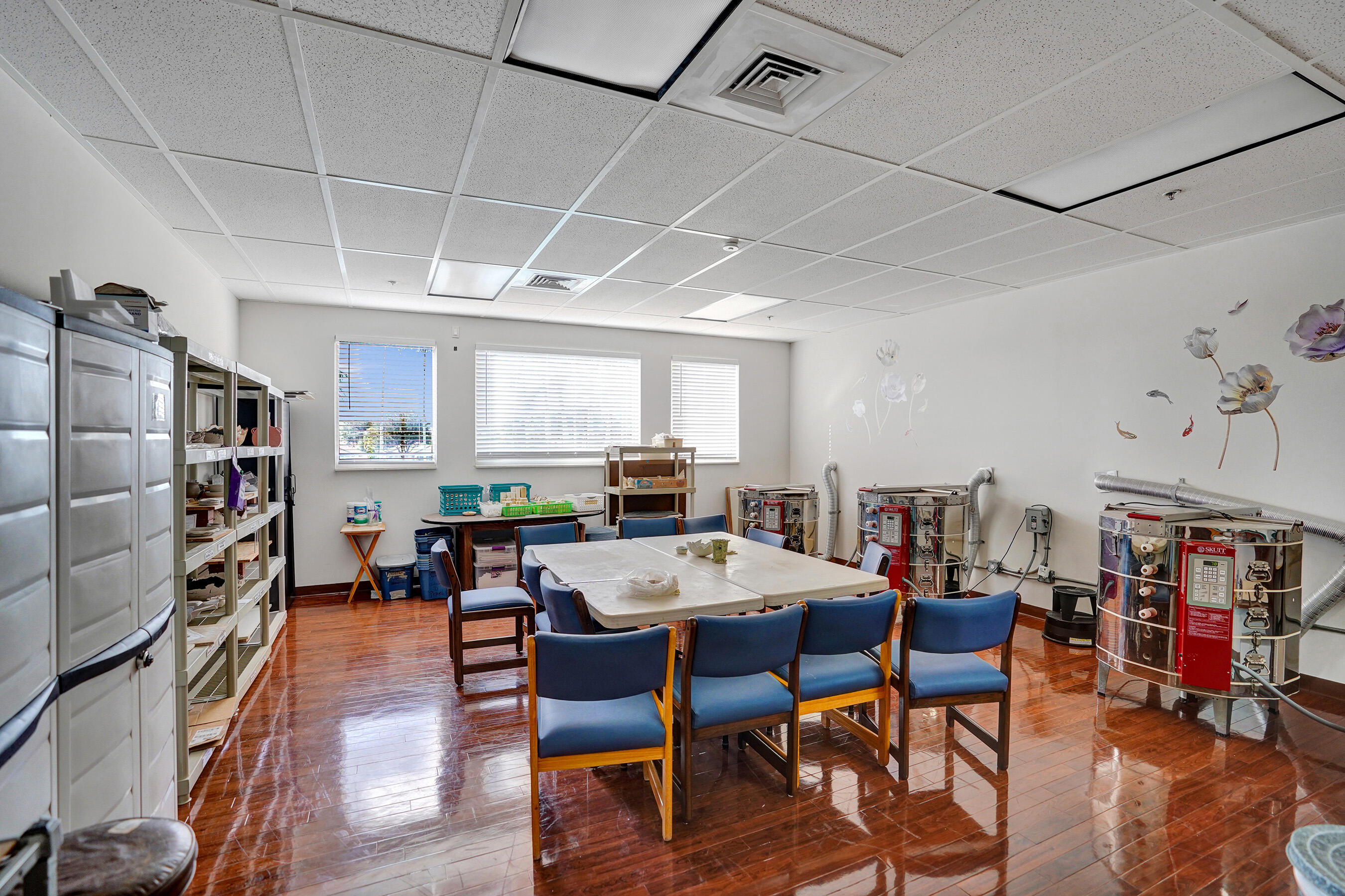 main property photo 36