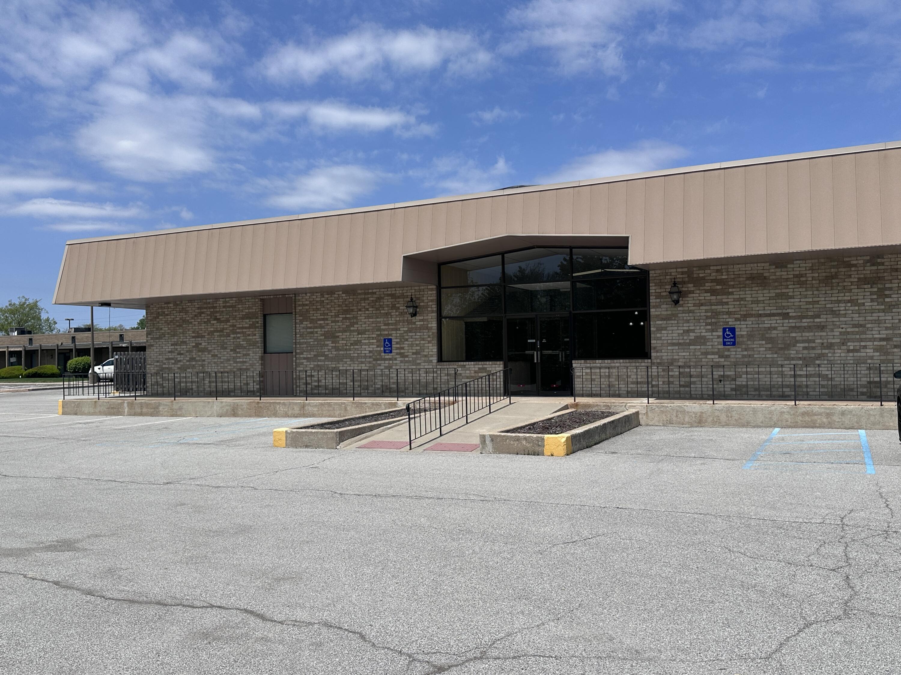 1650 W 45Th St, Munster, IN 46321