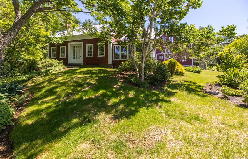 8 Bean Rd, Buckfield, ME 04220