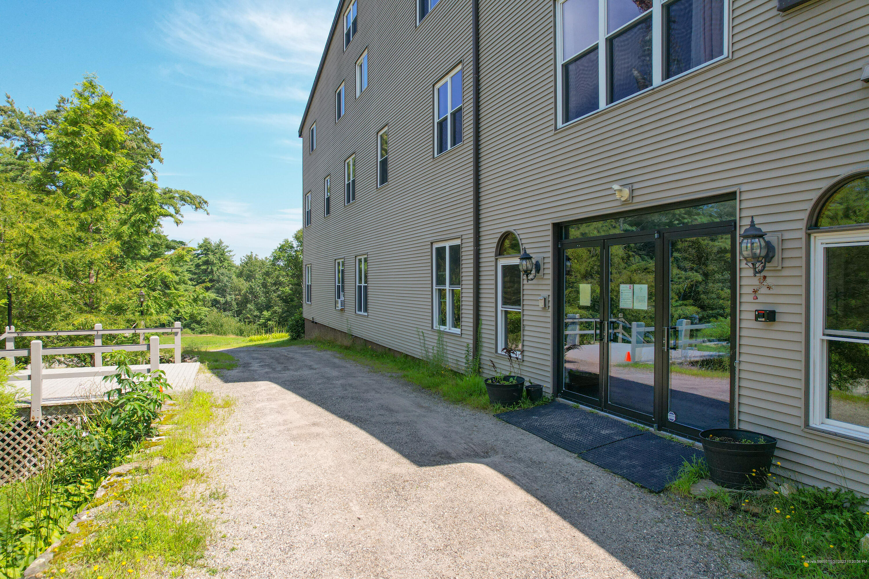 main property photo 30