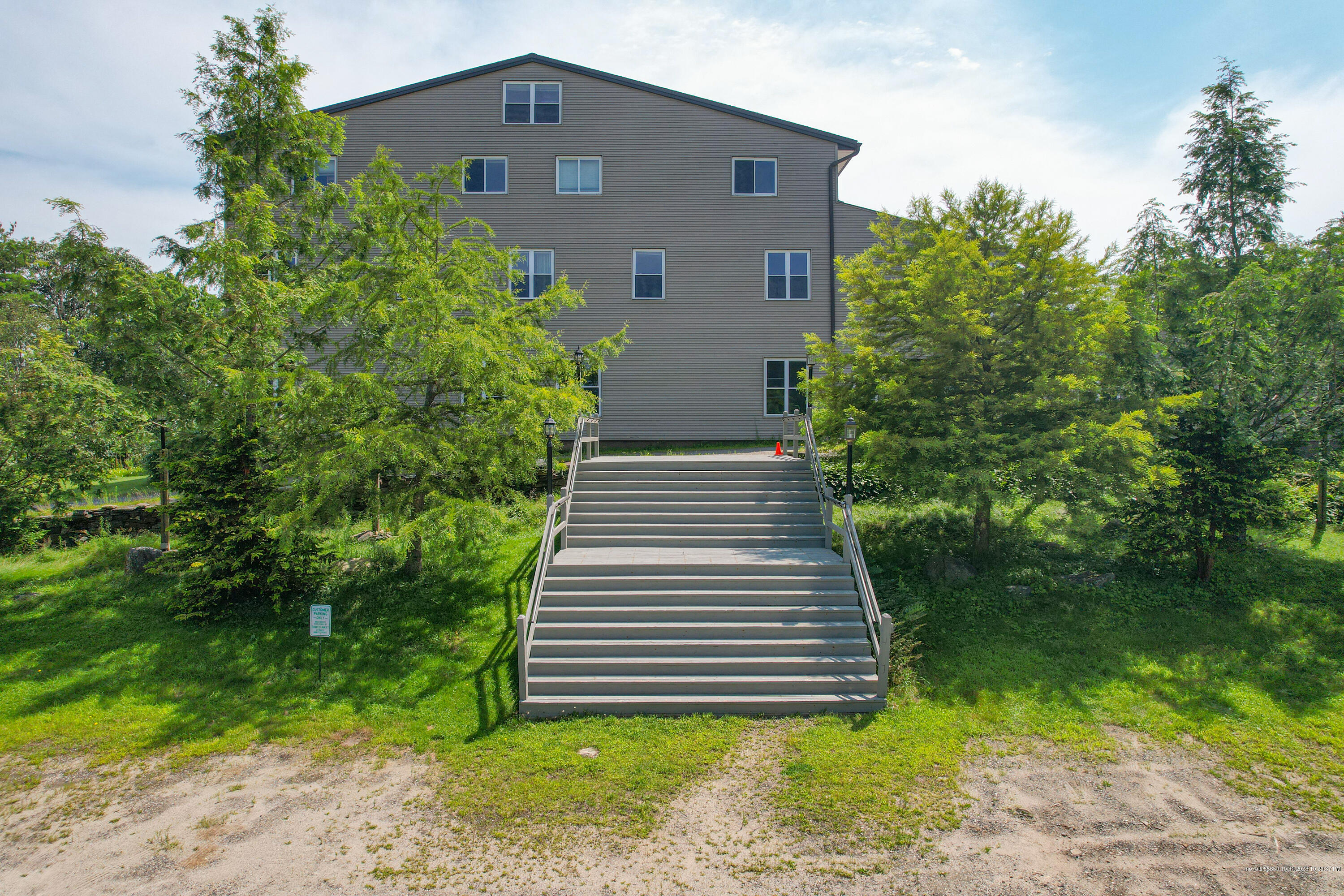 main property photo 32
