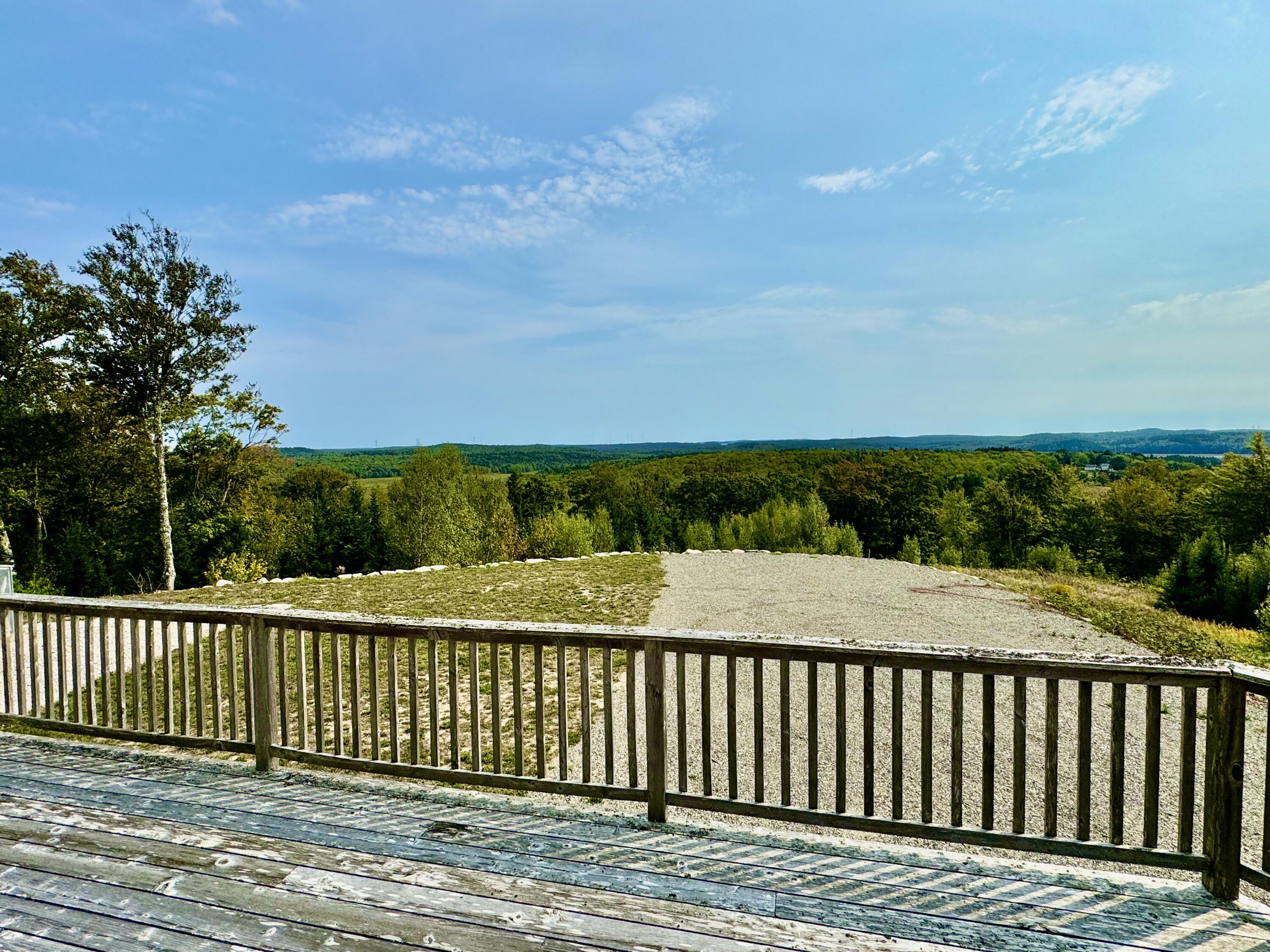 main property photo 10