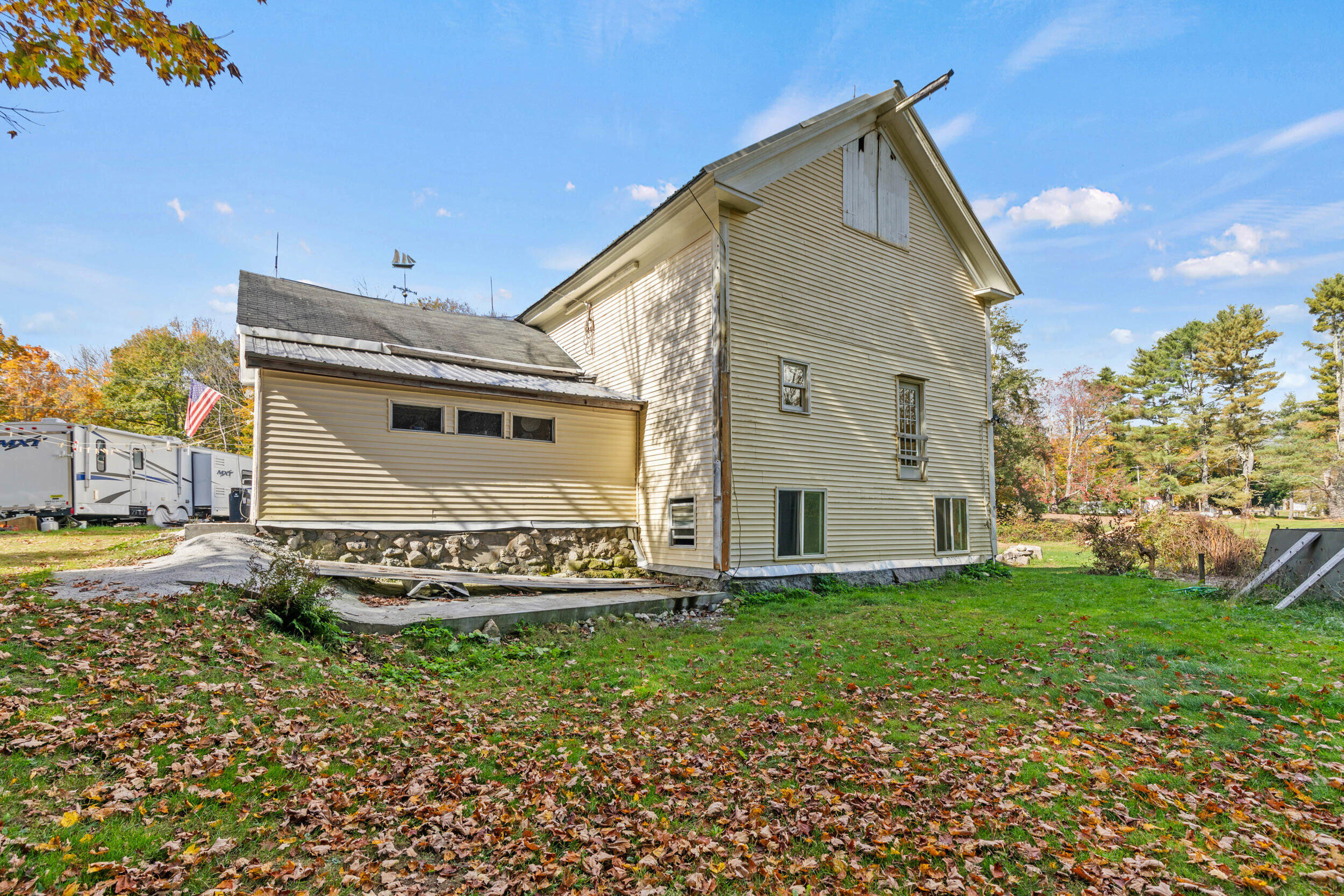 main property photo 33