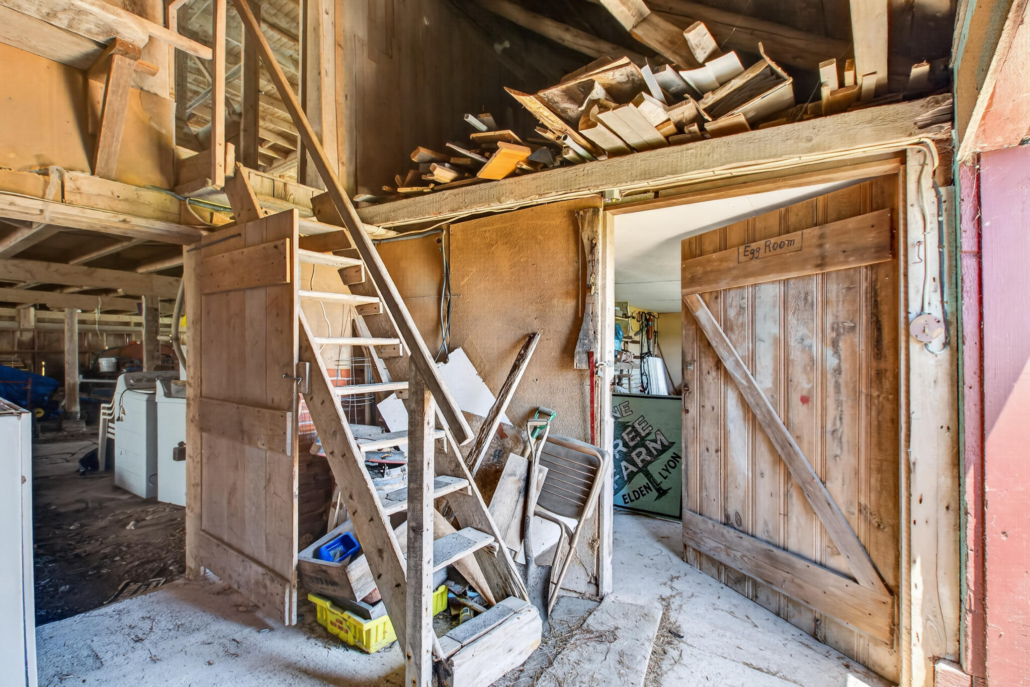 main property photo 28