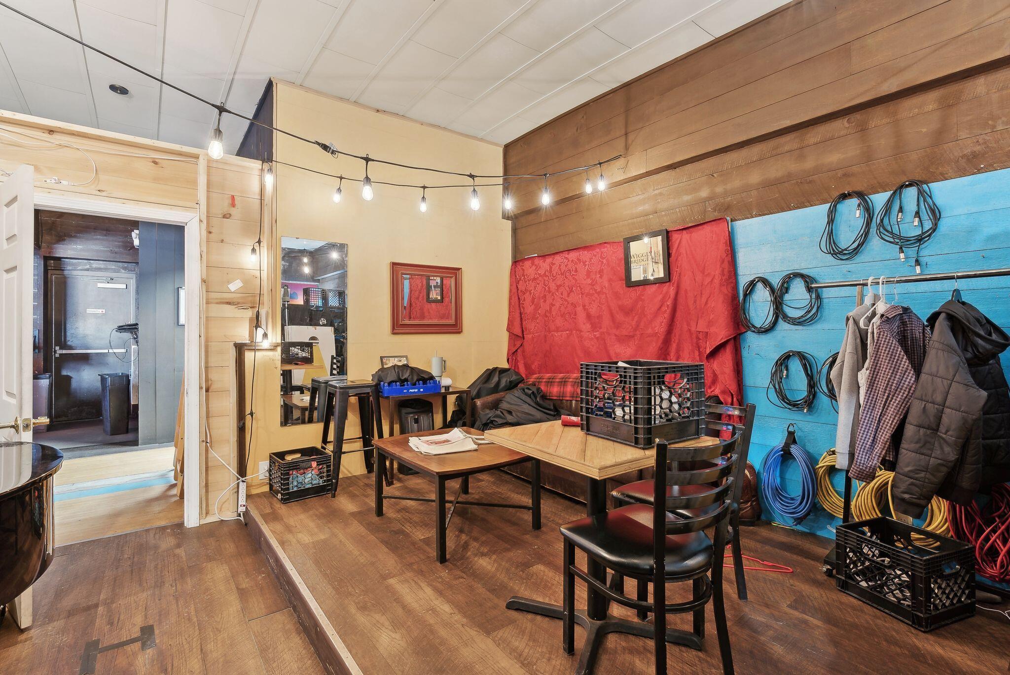 main property photo 39