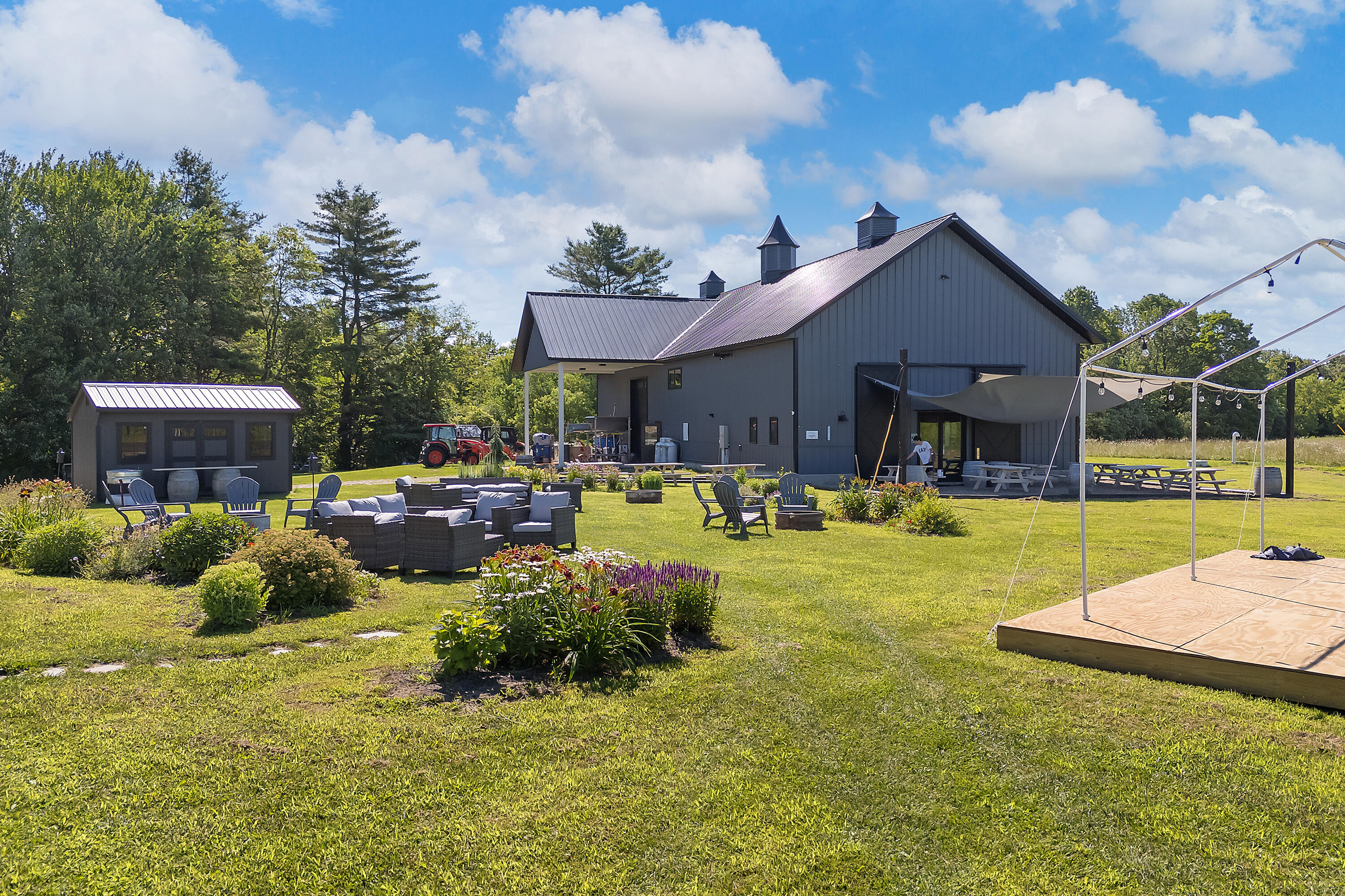 main property photo 16