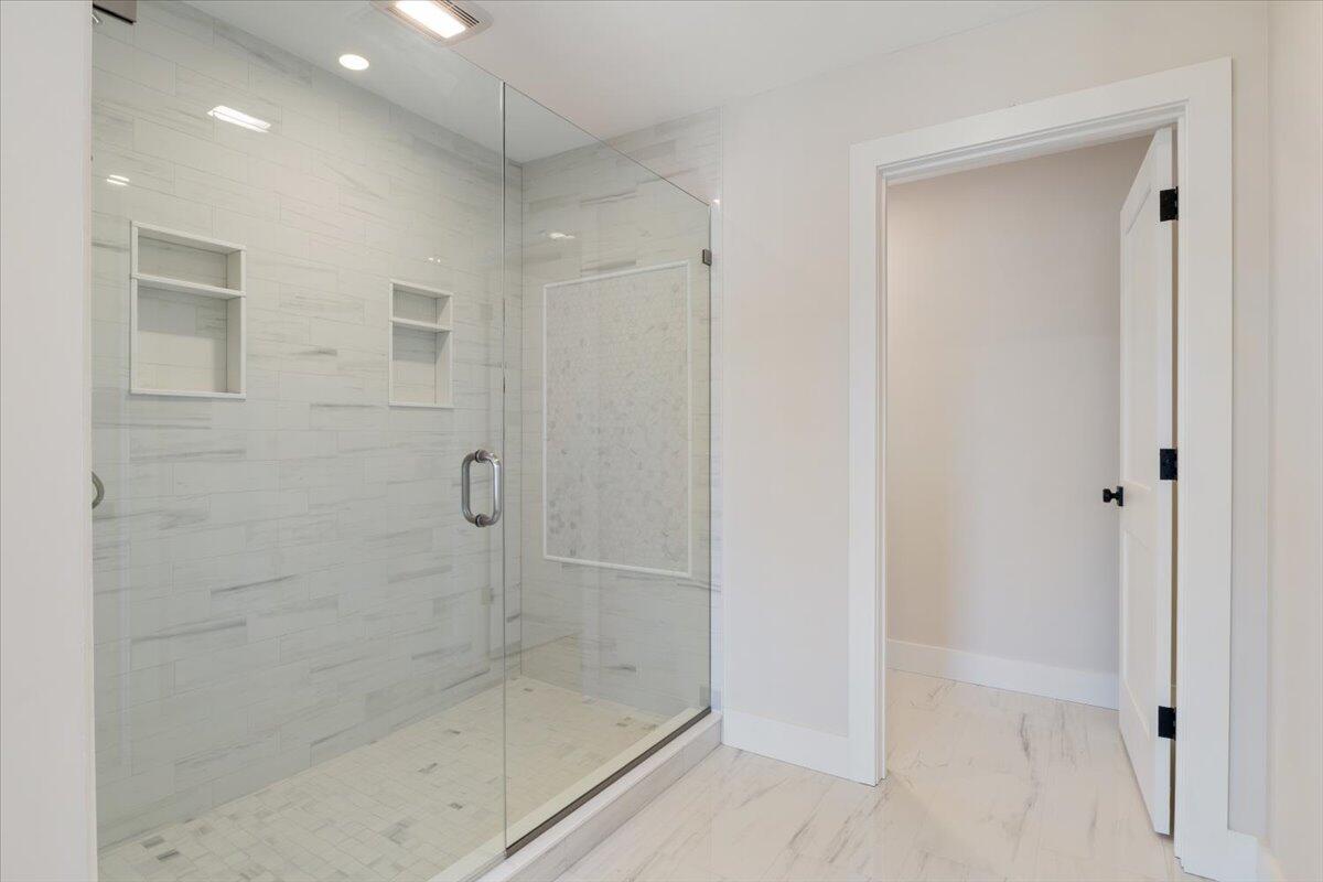 property viewer photo 42