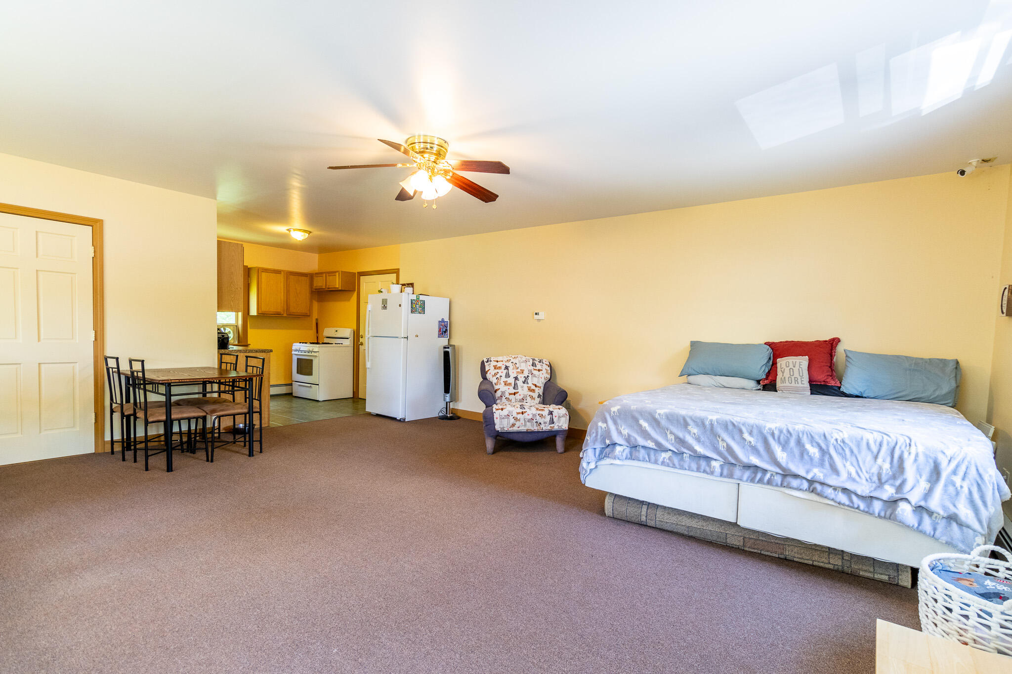 main property photo 74