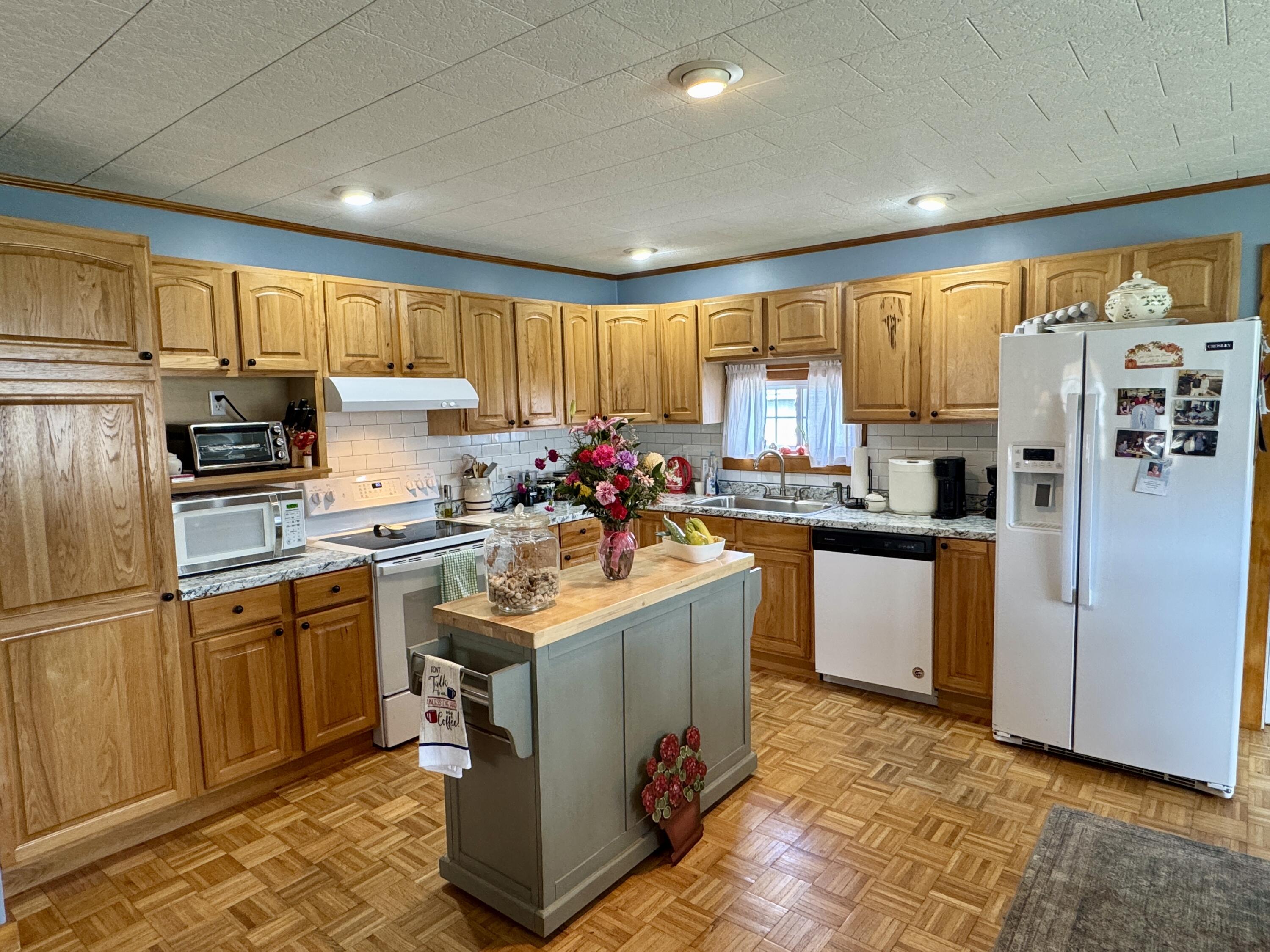 main property photo 17