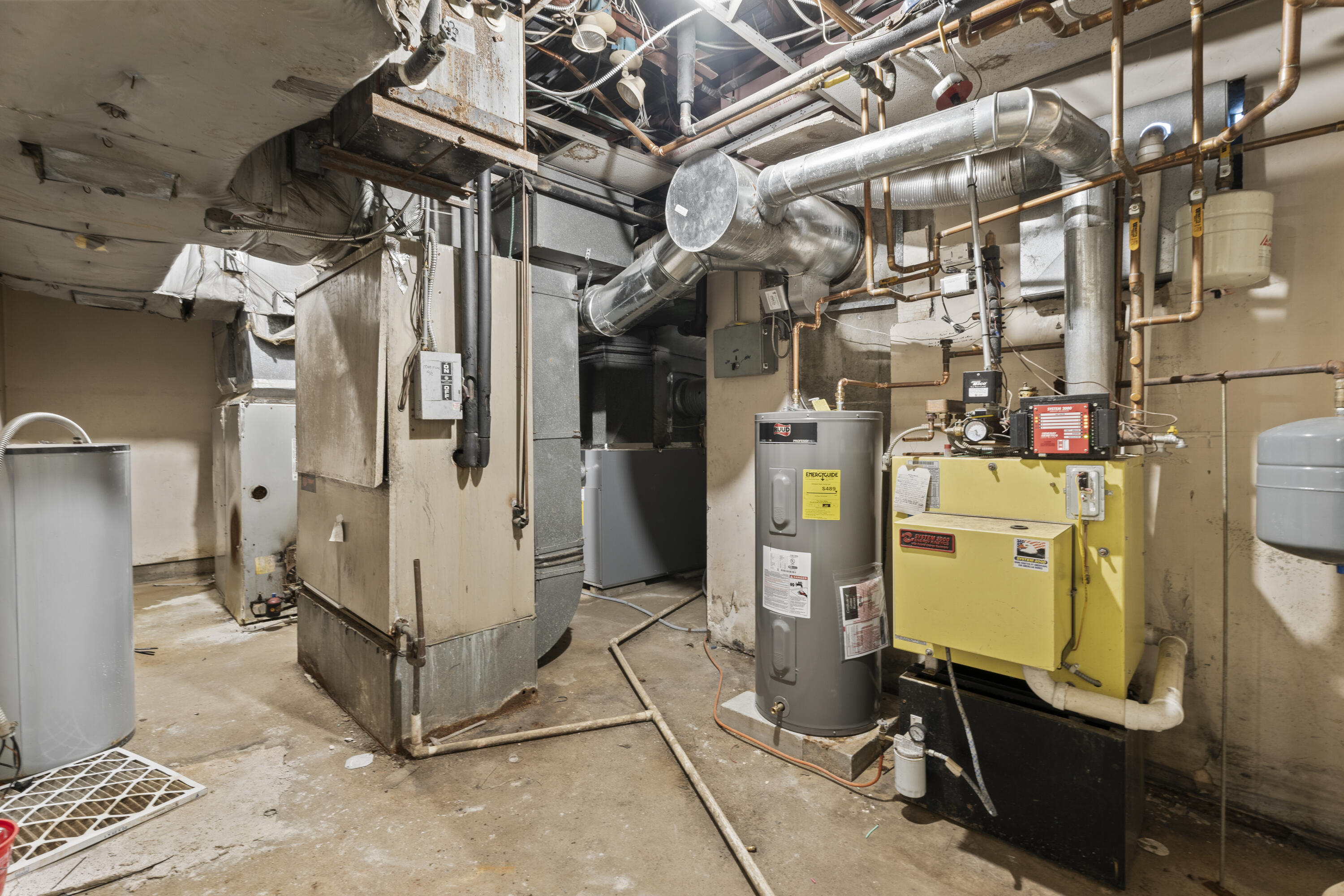 main property photo 30