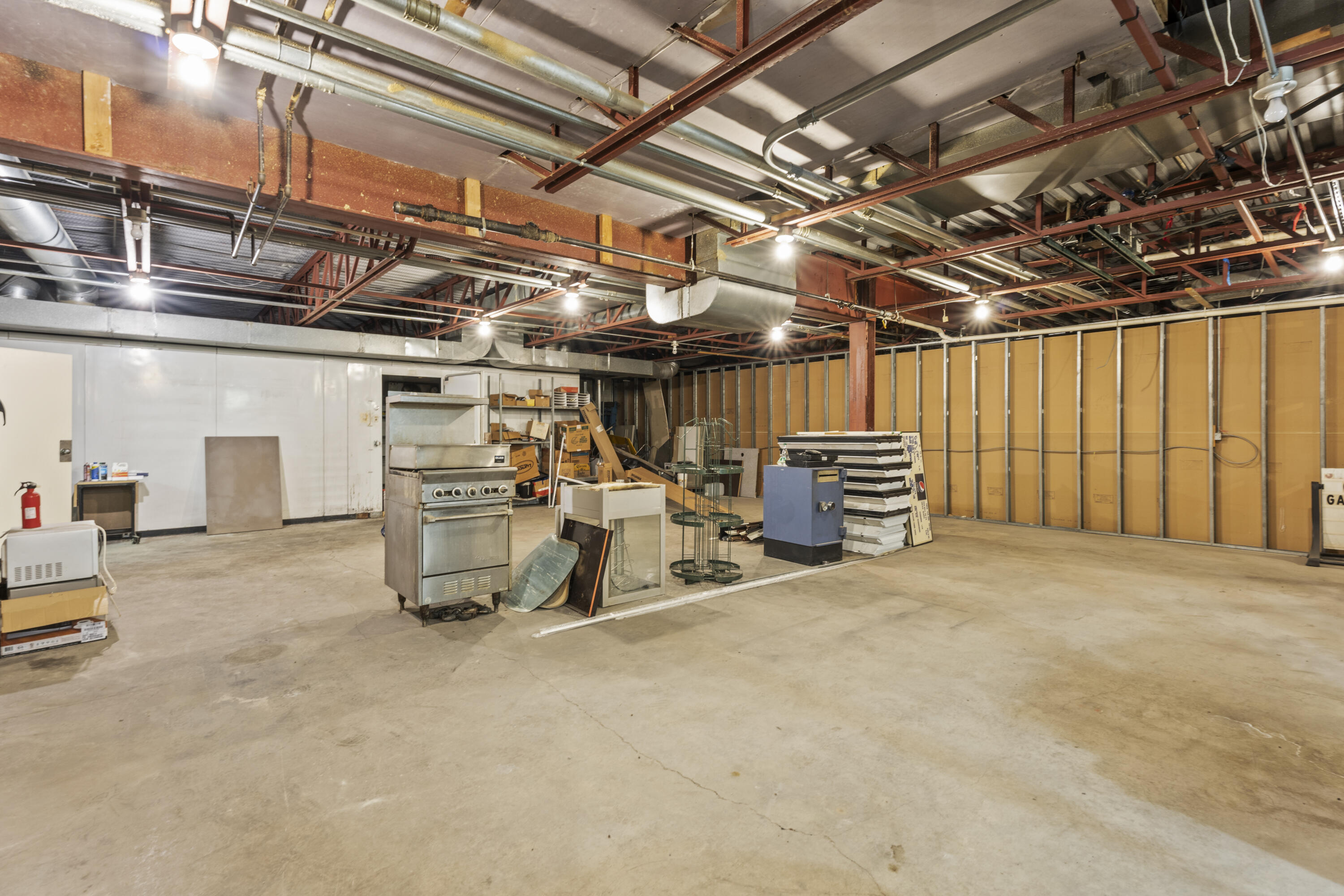 main property photo 31
