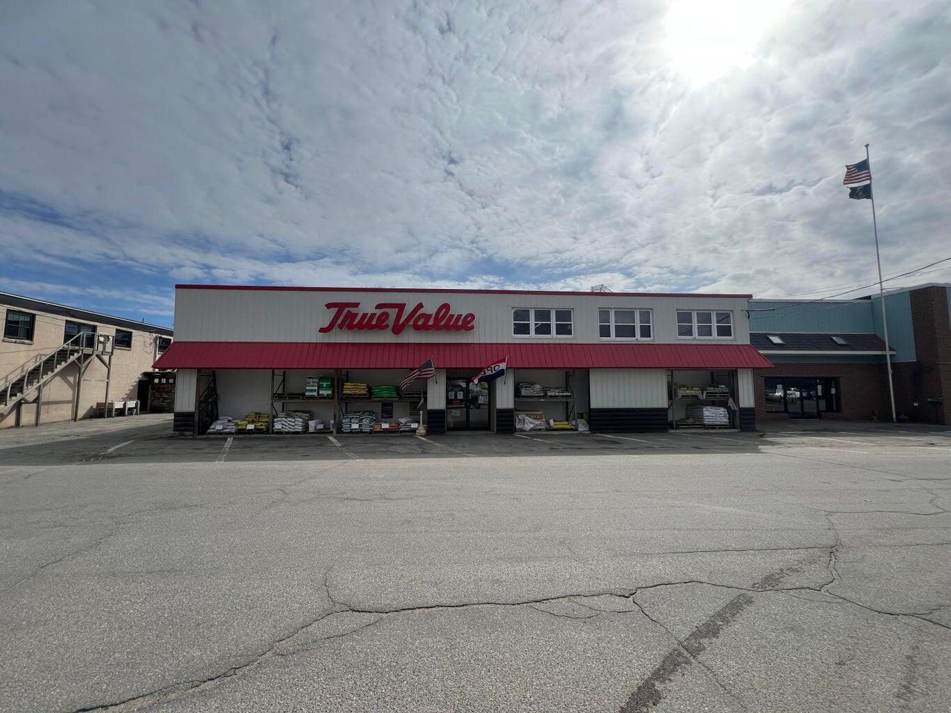 main property photo 4
