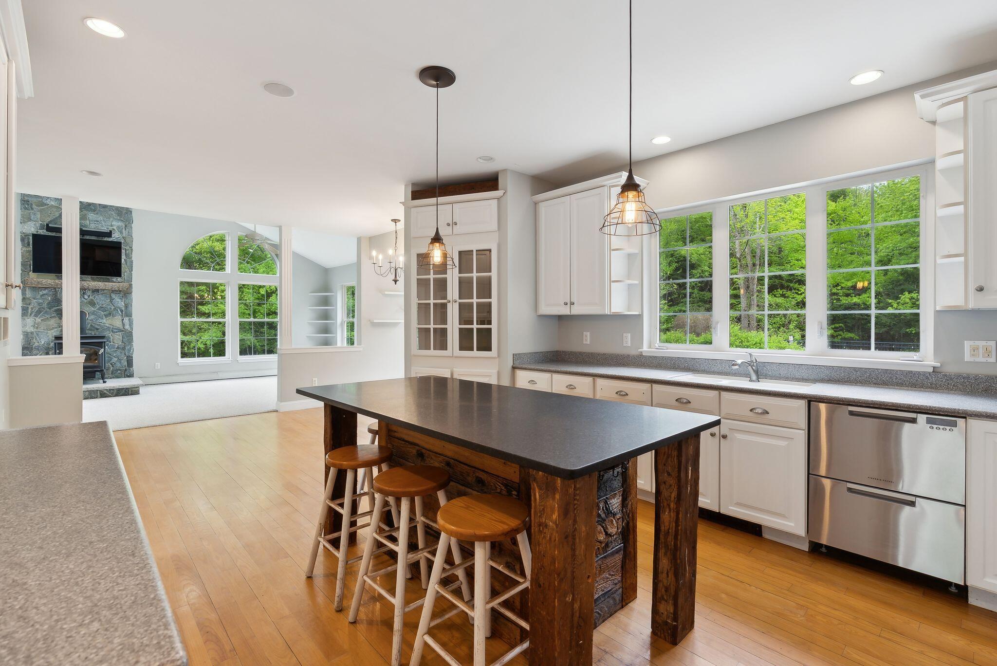 property viewer photo 3