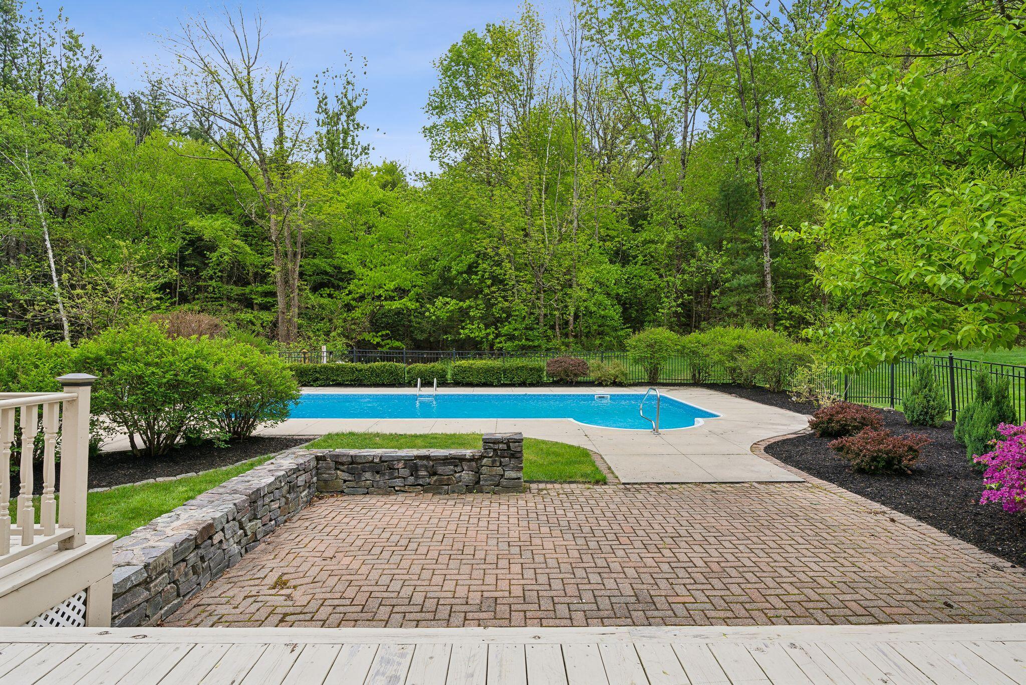 property viewer photo 50