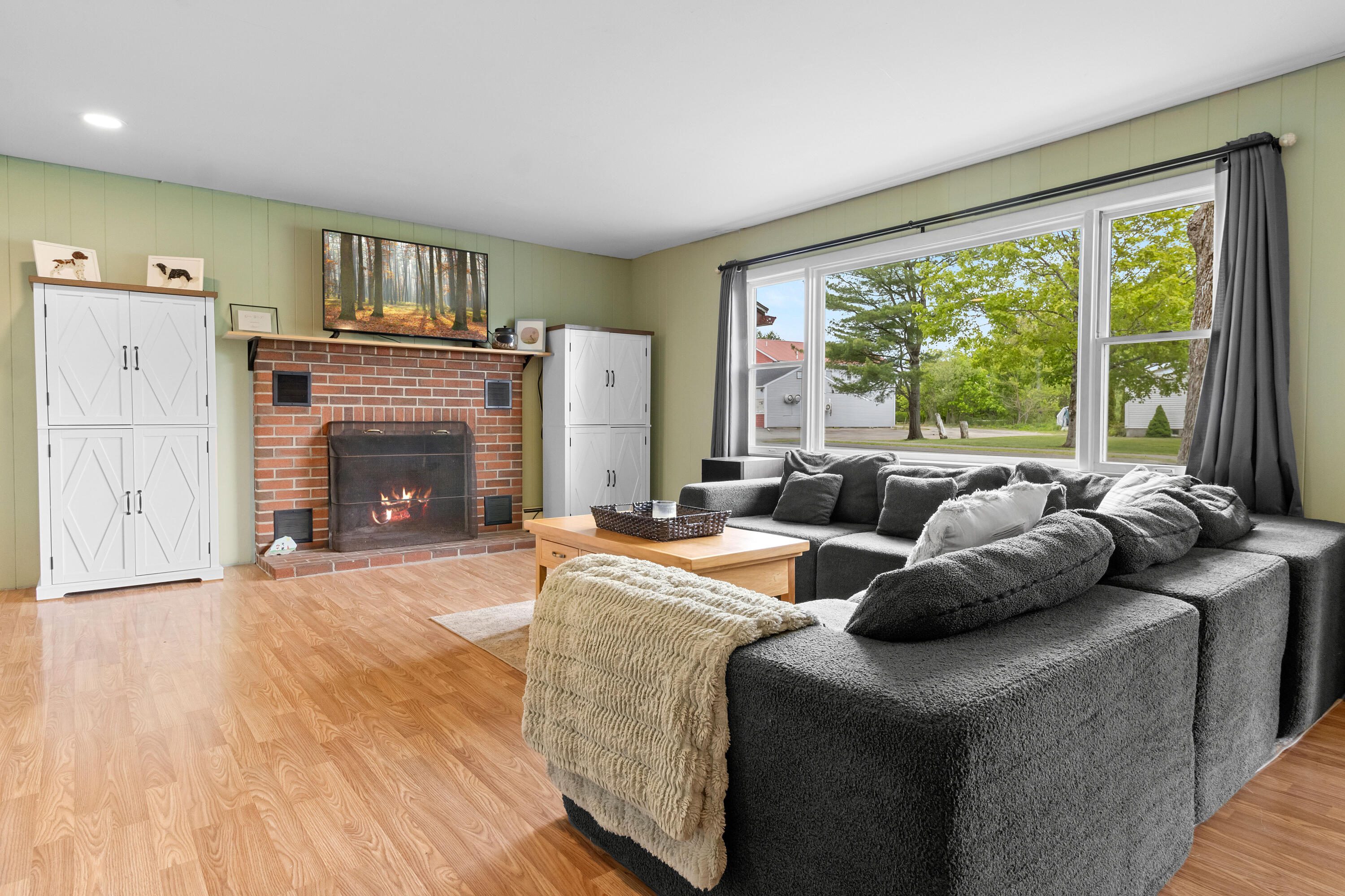 property viewer photo 2