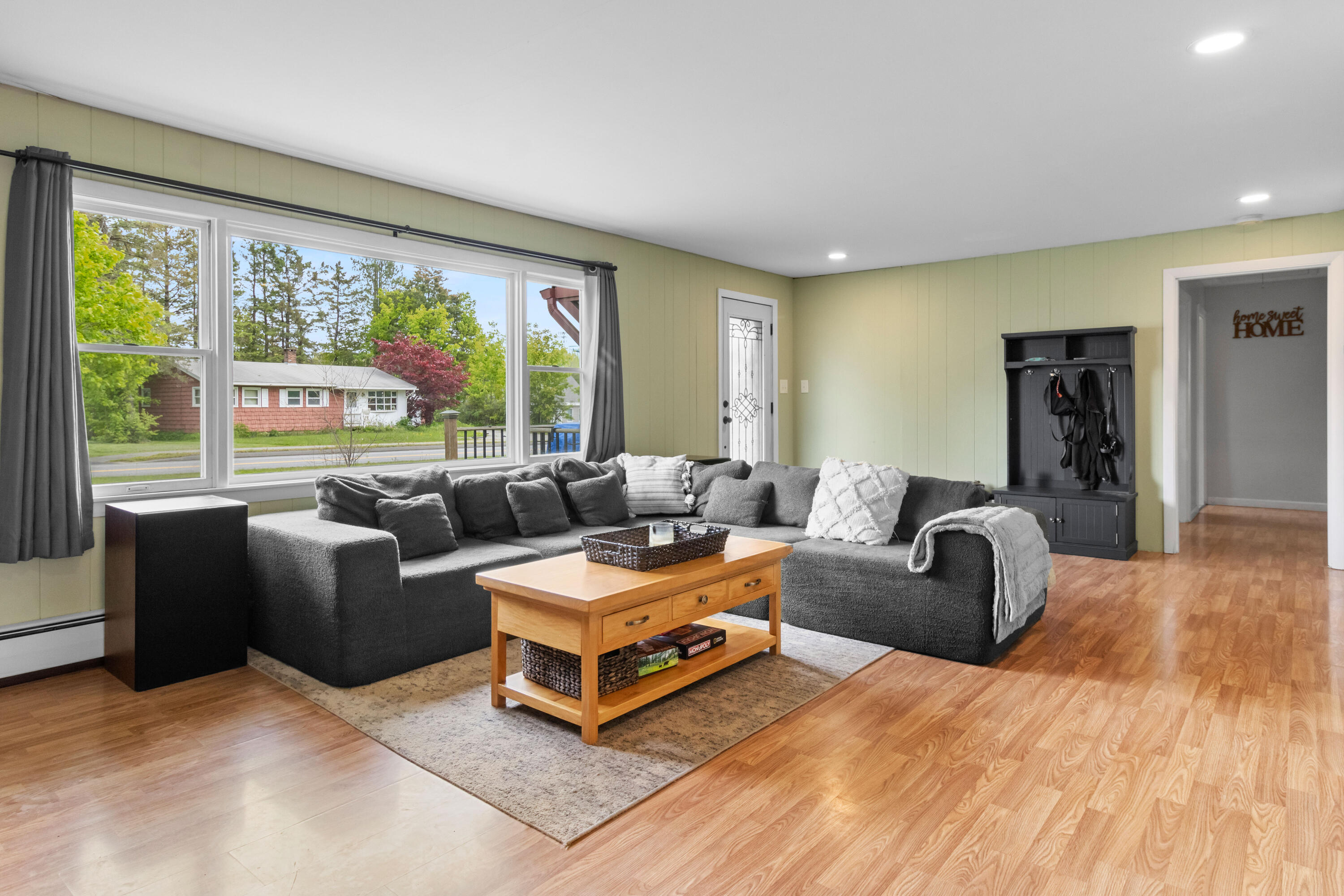 property viewer photo 3