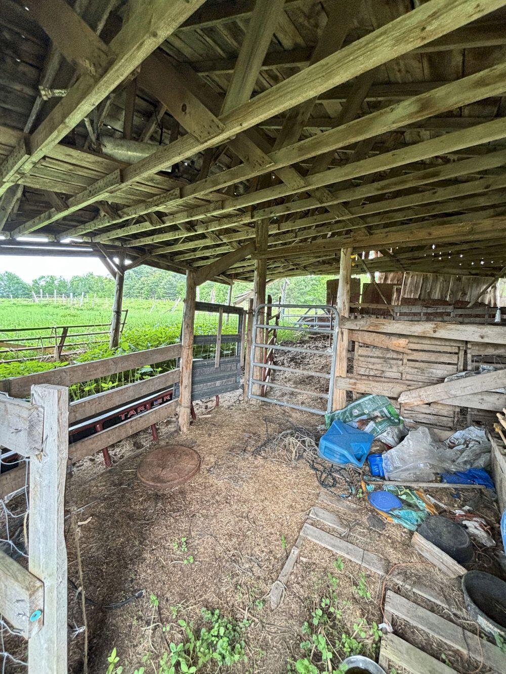 main property photo 11