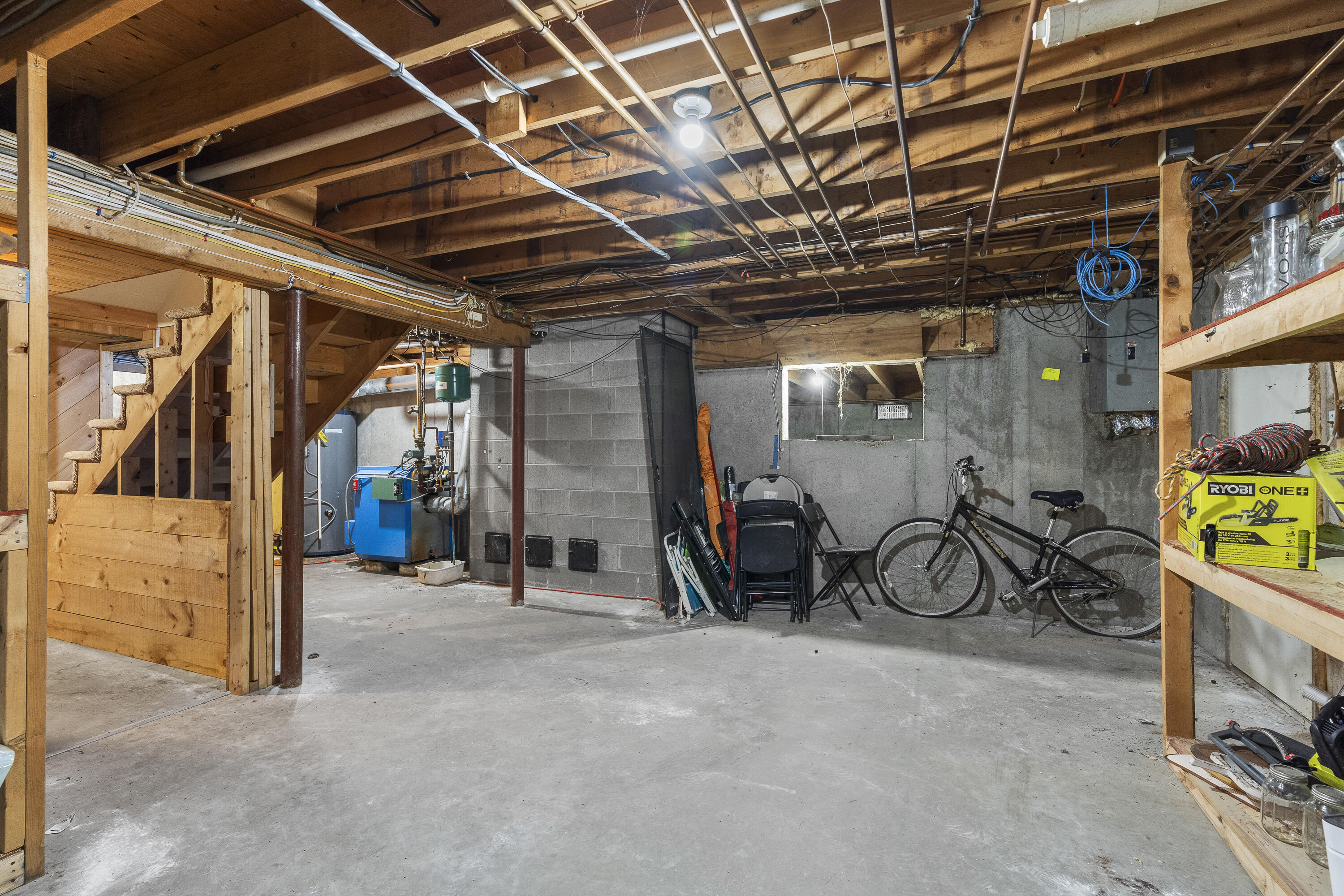 main property photo 78