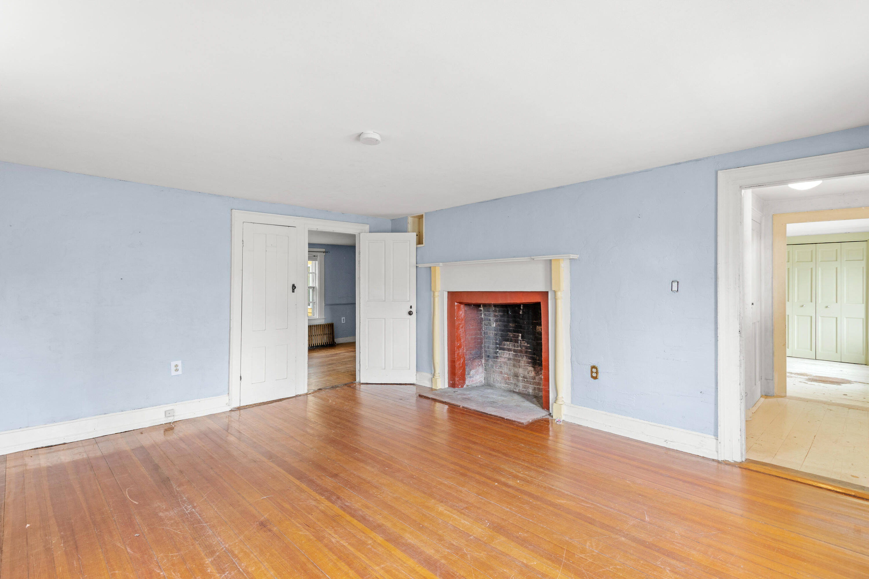 main property photo 32