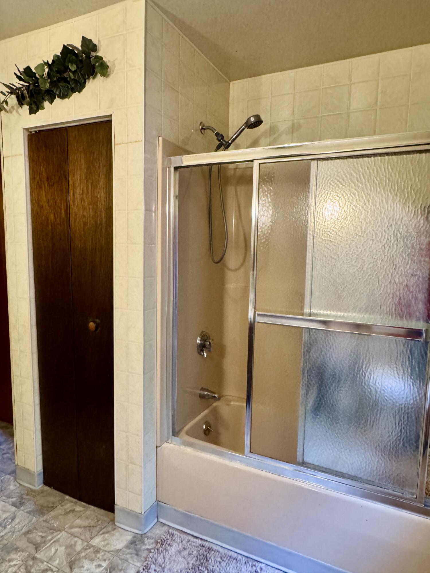main property photo 77