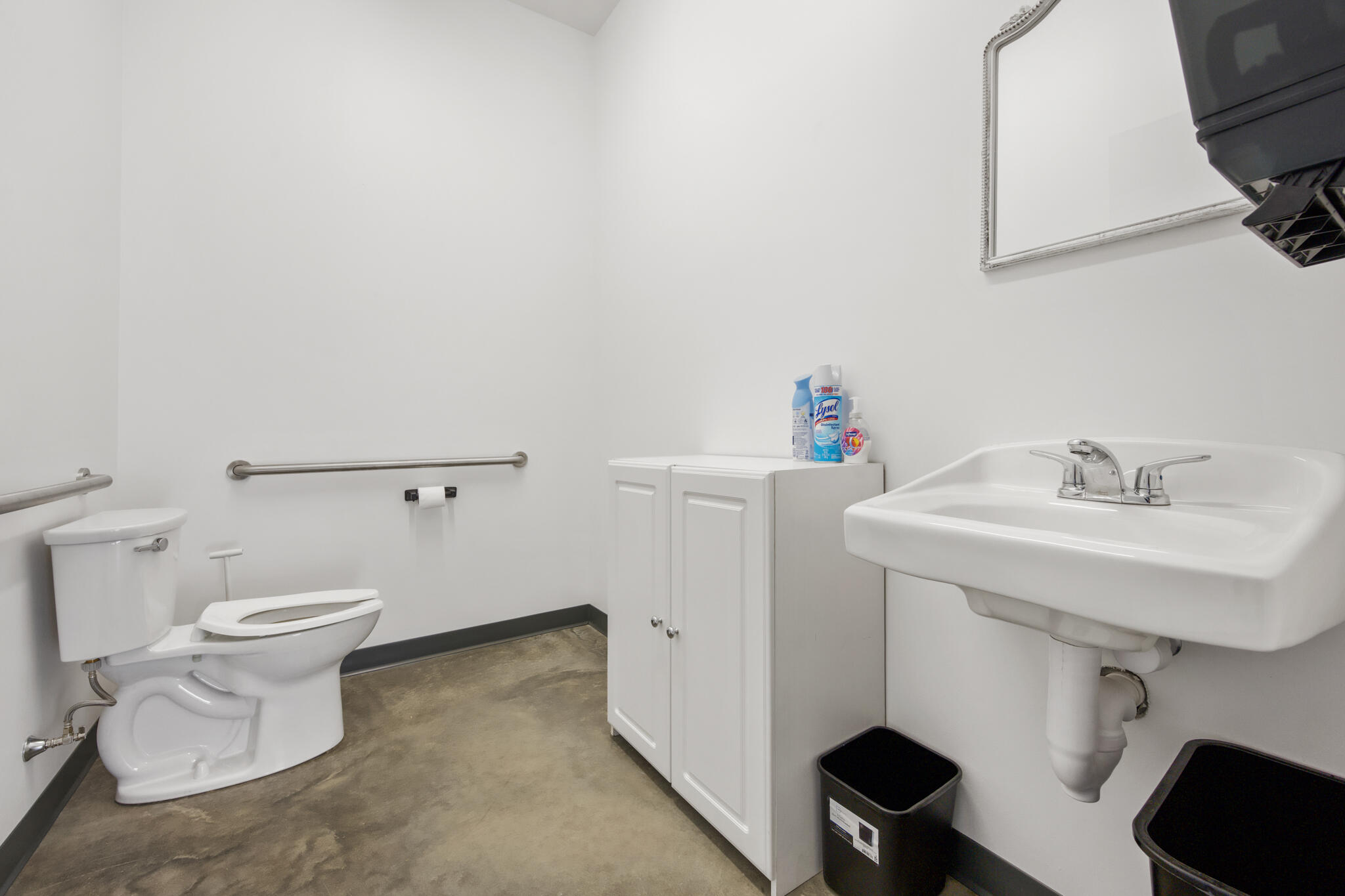 main property photo 34