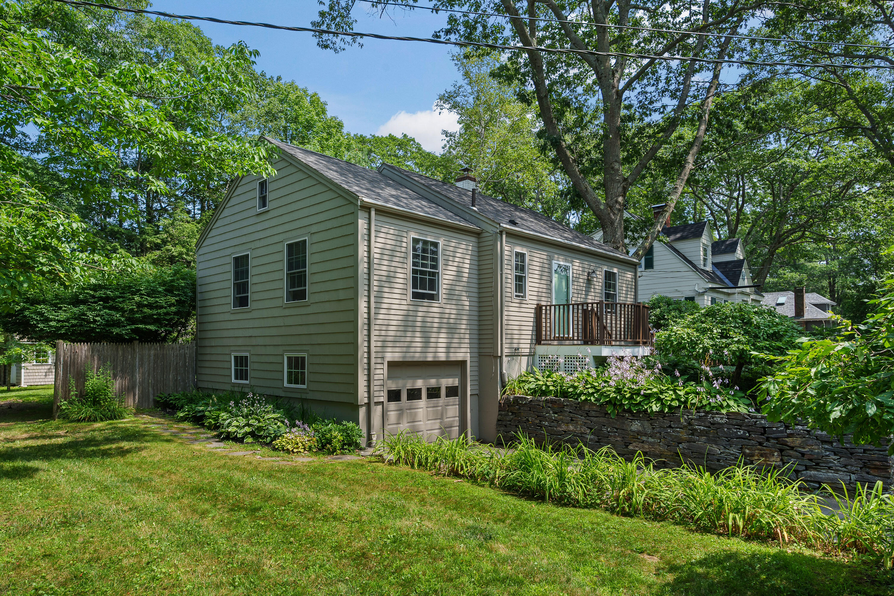 property viewer photo 3