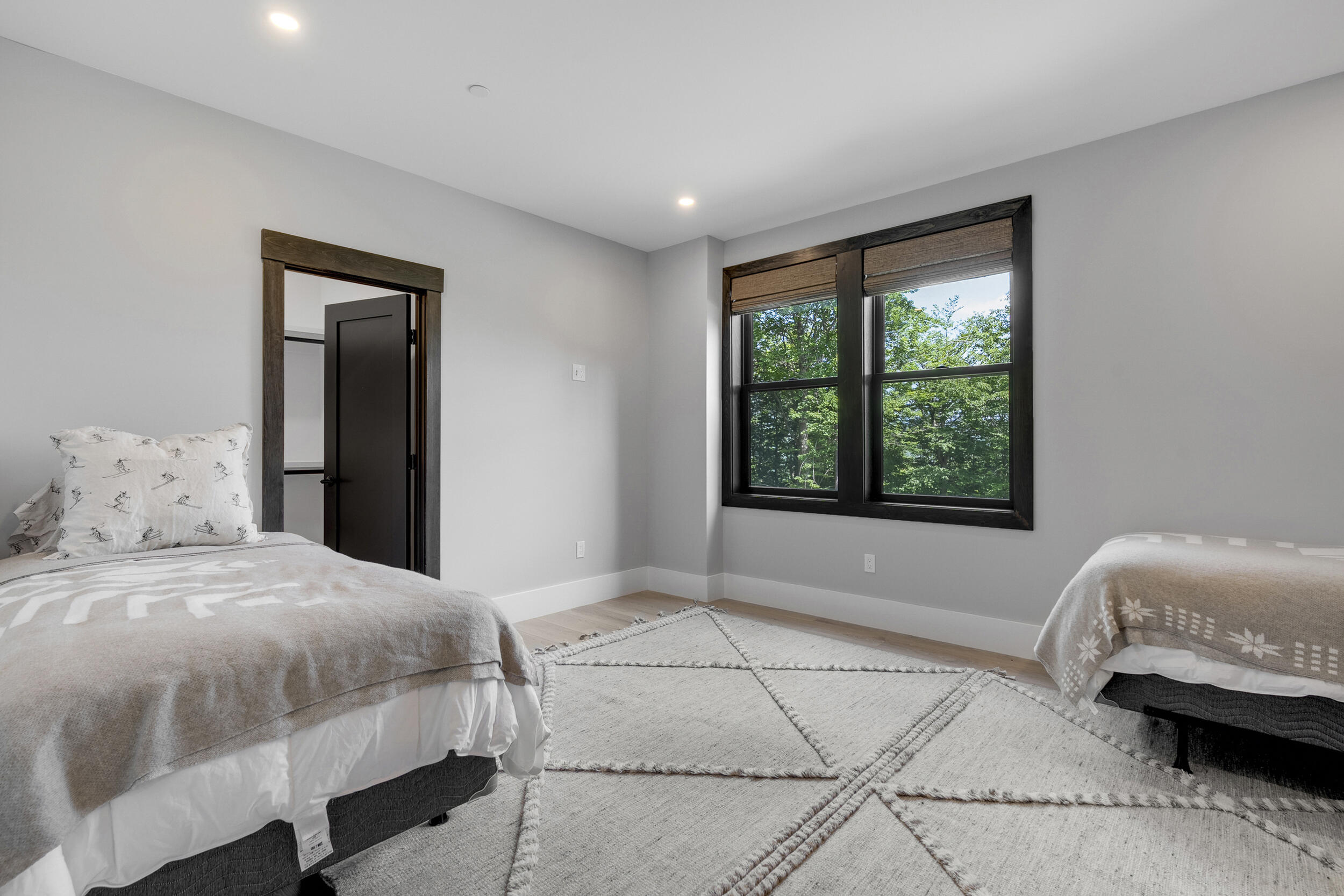 property viewer photo 57