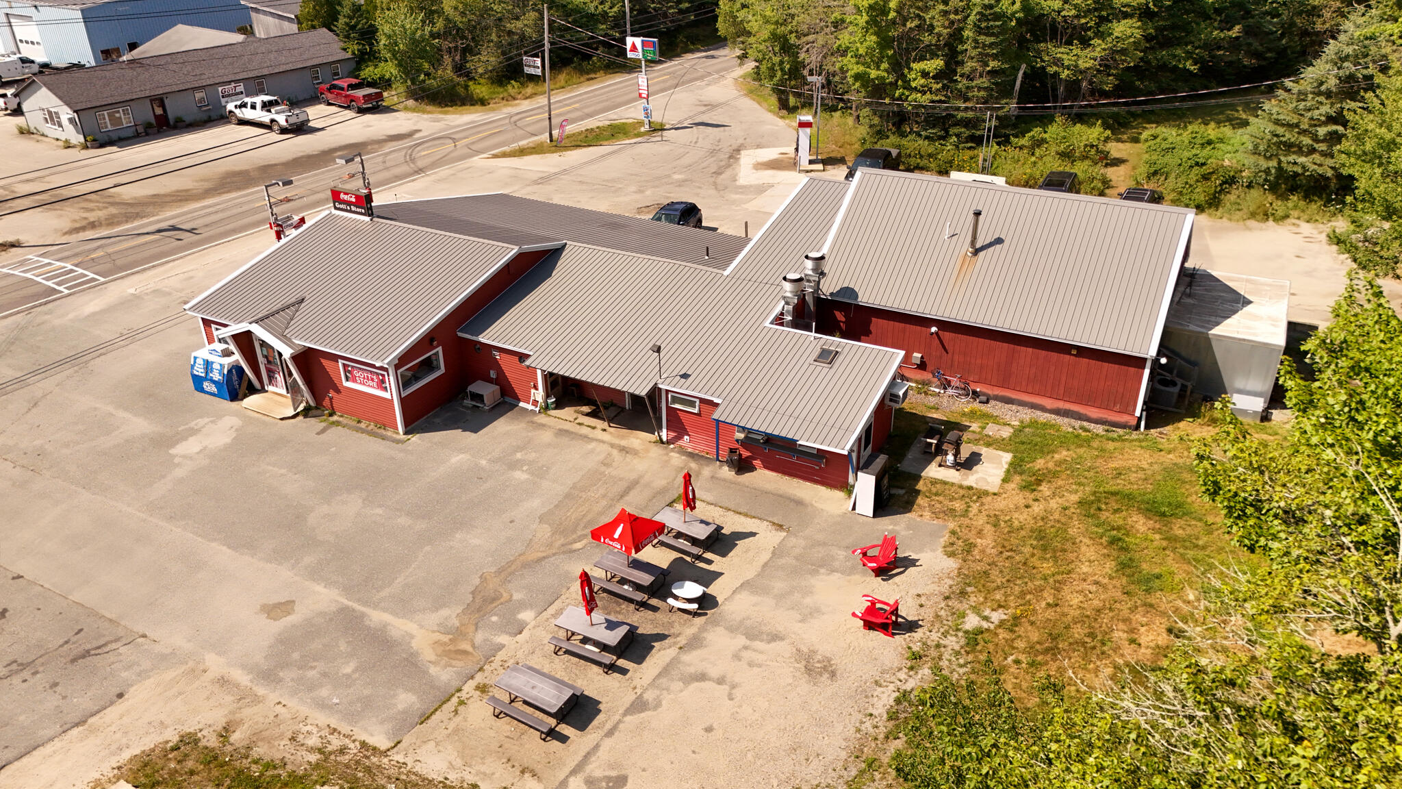 main property photo 11
