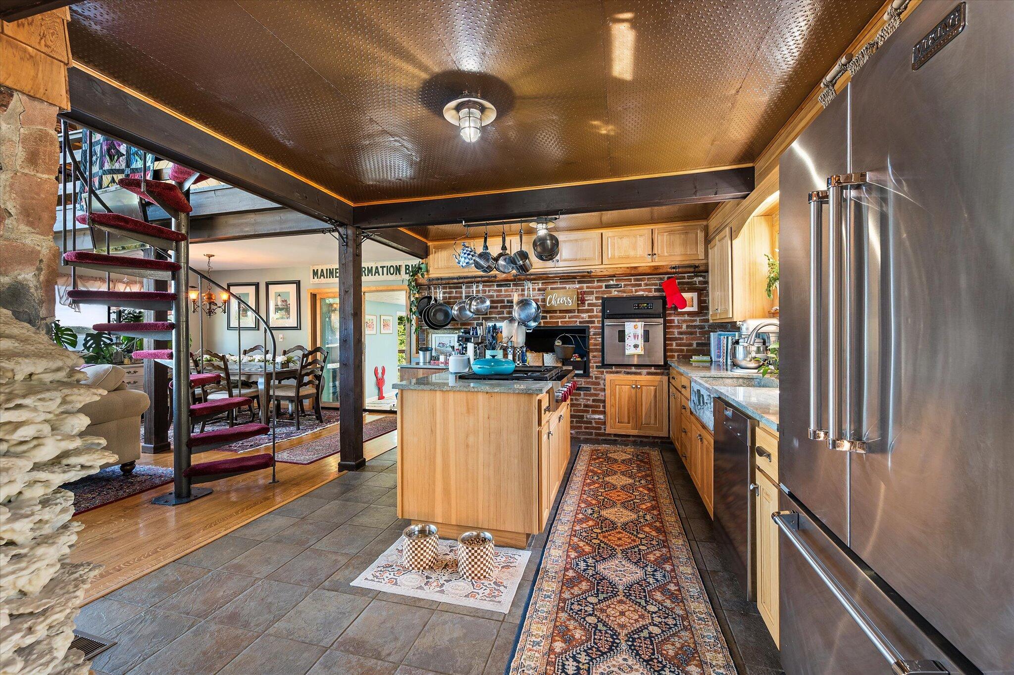 main property photo 13