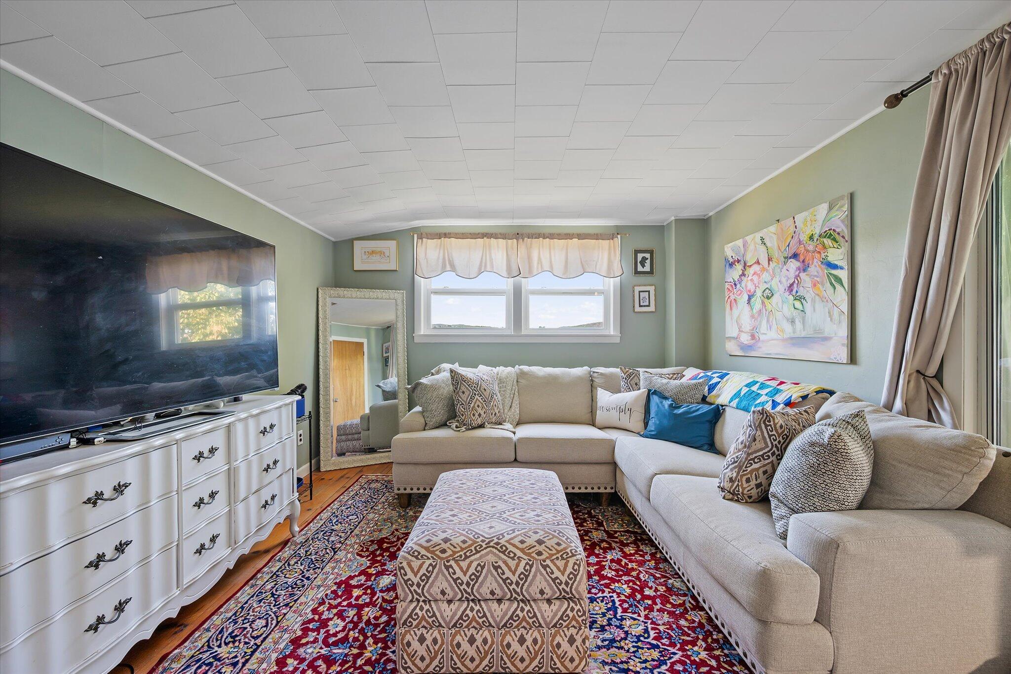 main property photo 45