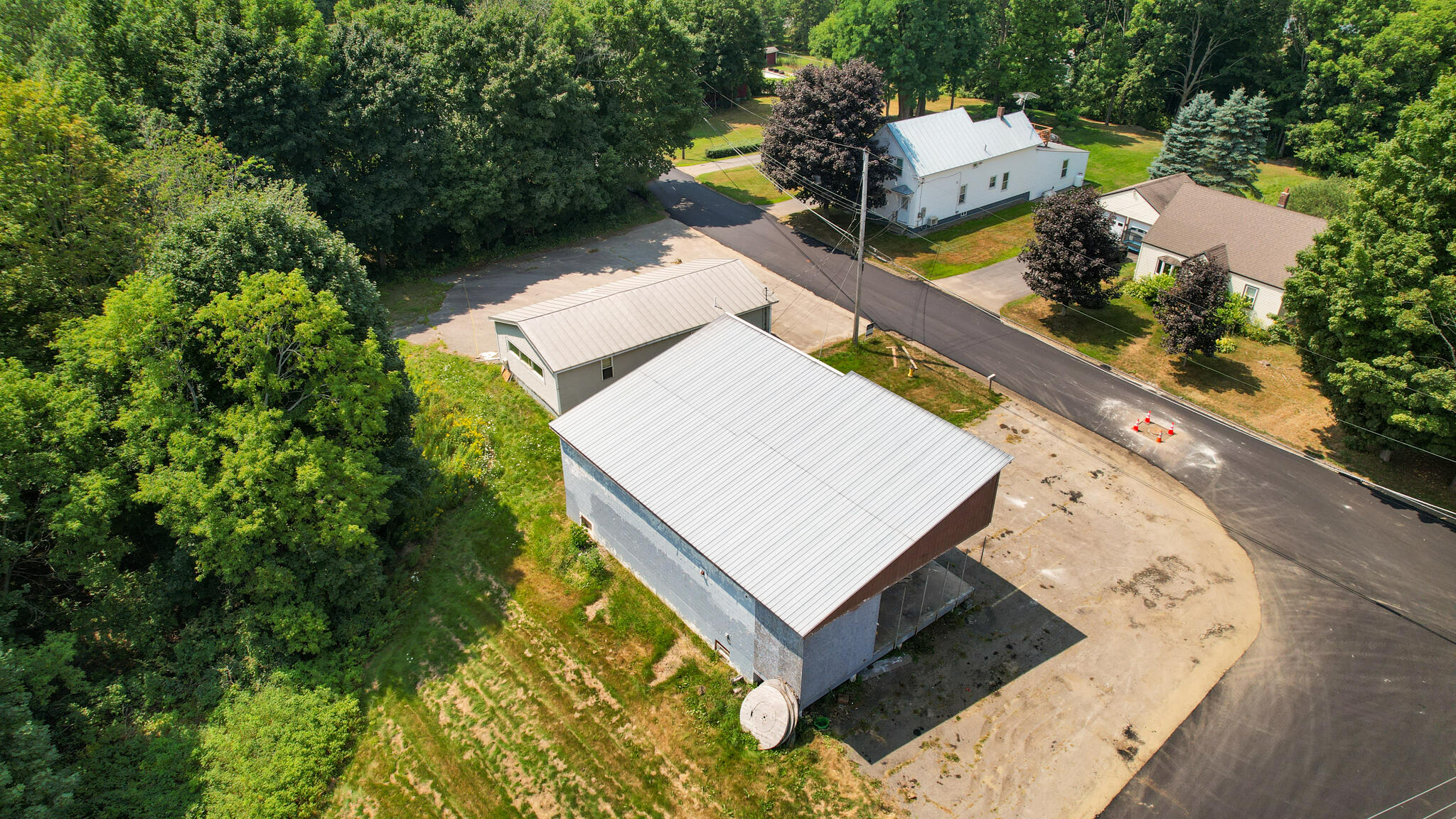main property photo 6