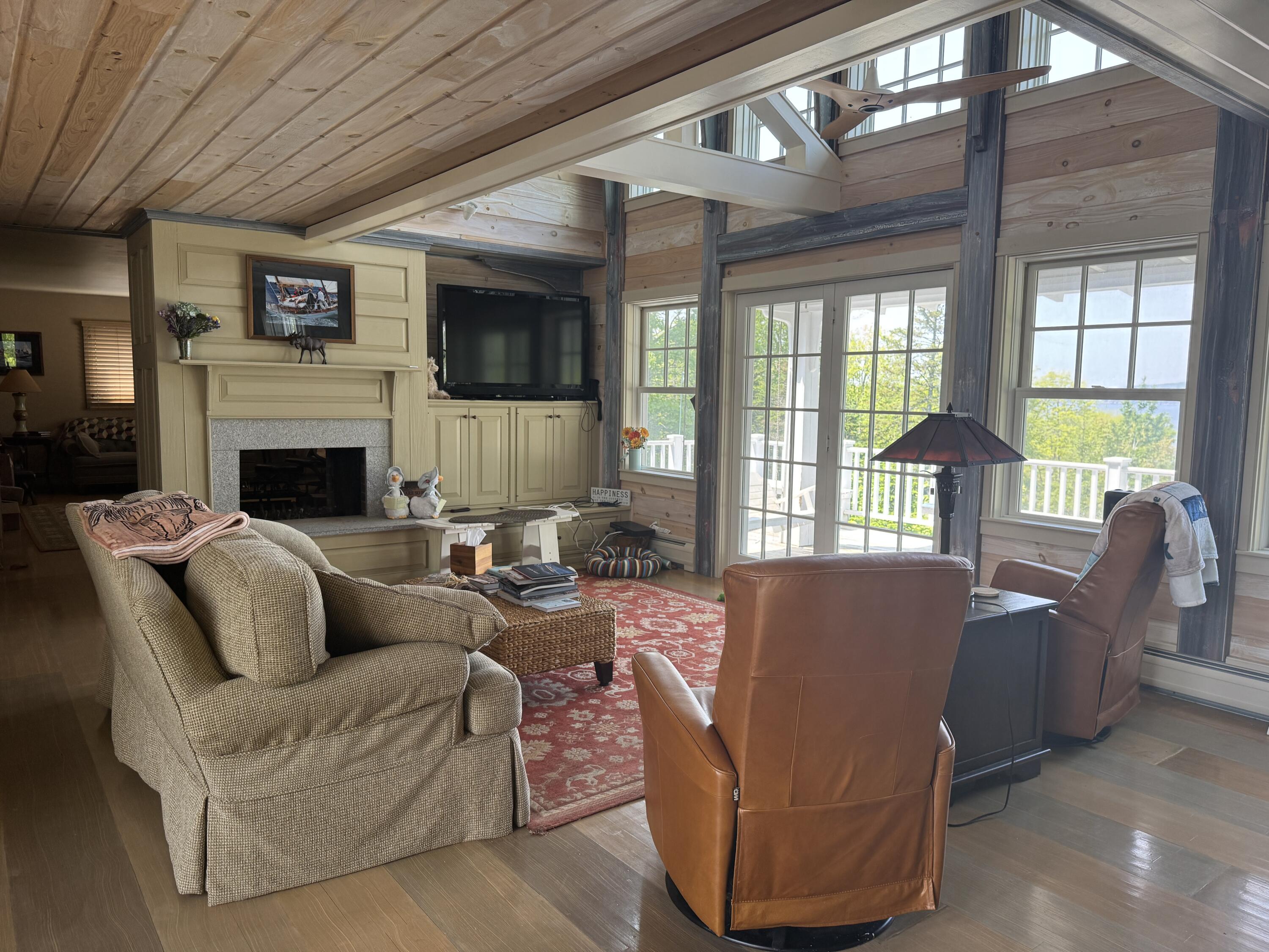 main property photo 40