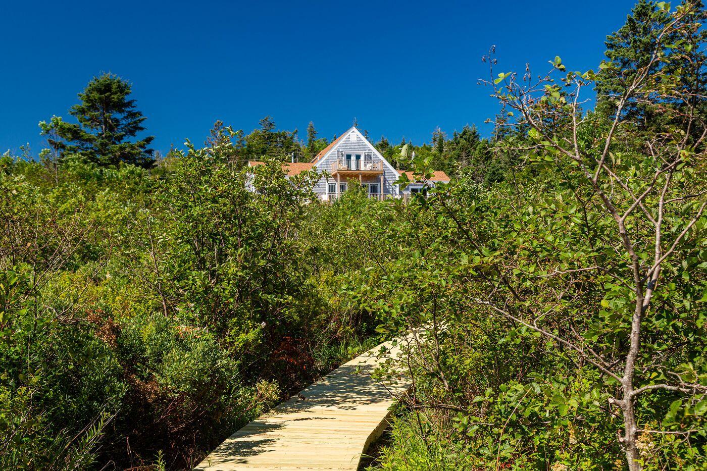 main property photo 30