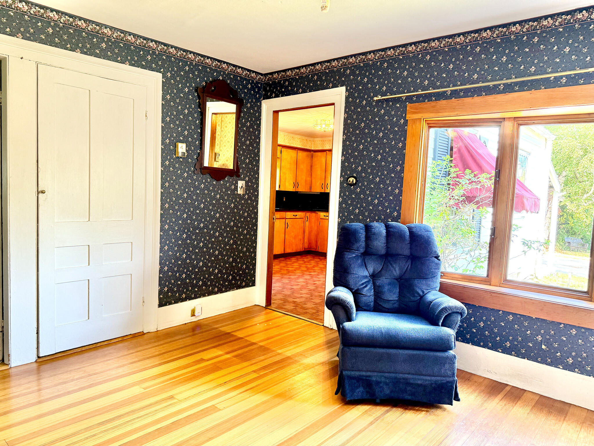 property viewer photo 18