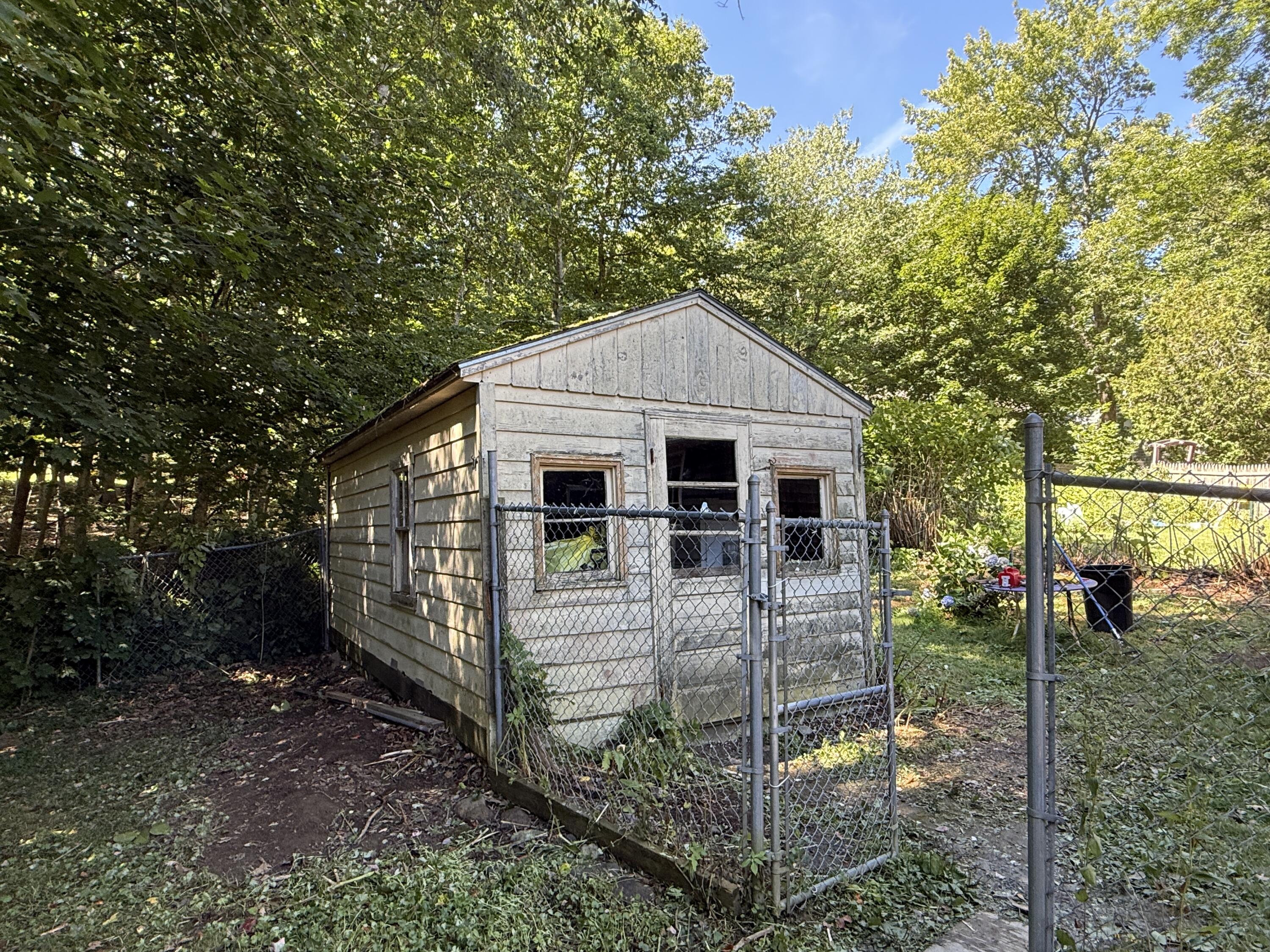 property viewer photo 9