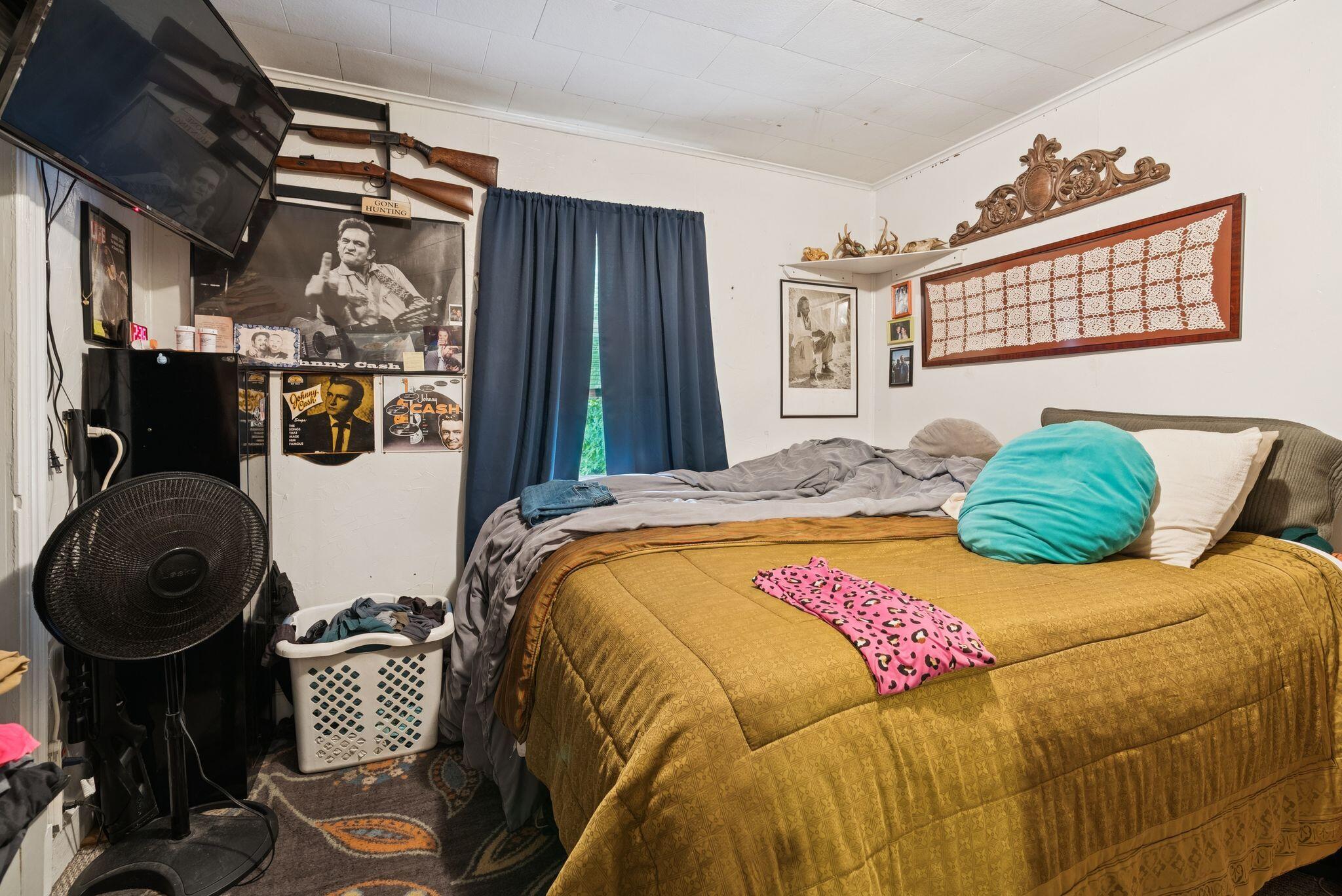 main property photo 18