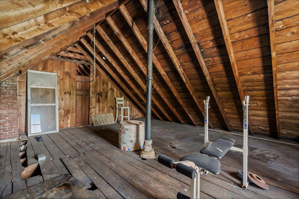 main property photo 59