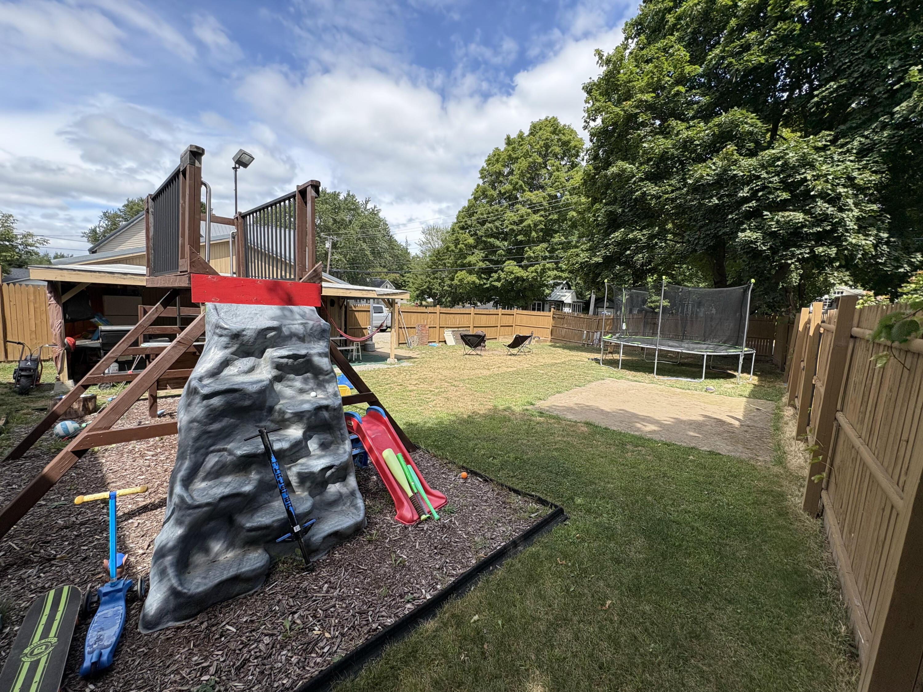 property viewer photo 24