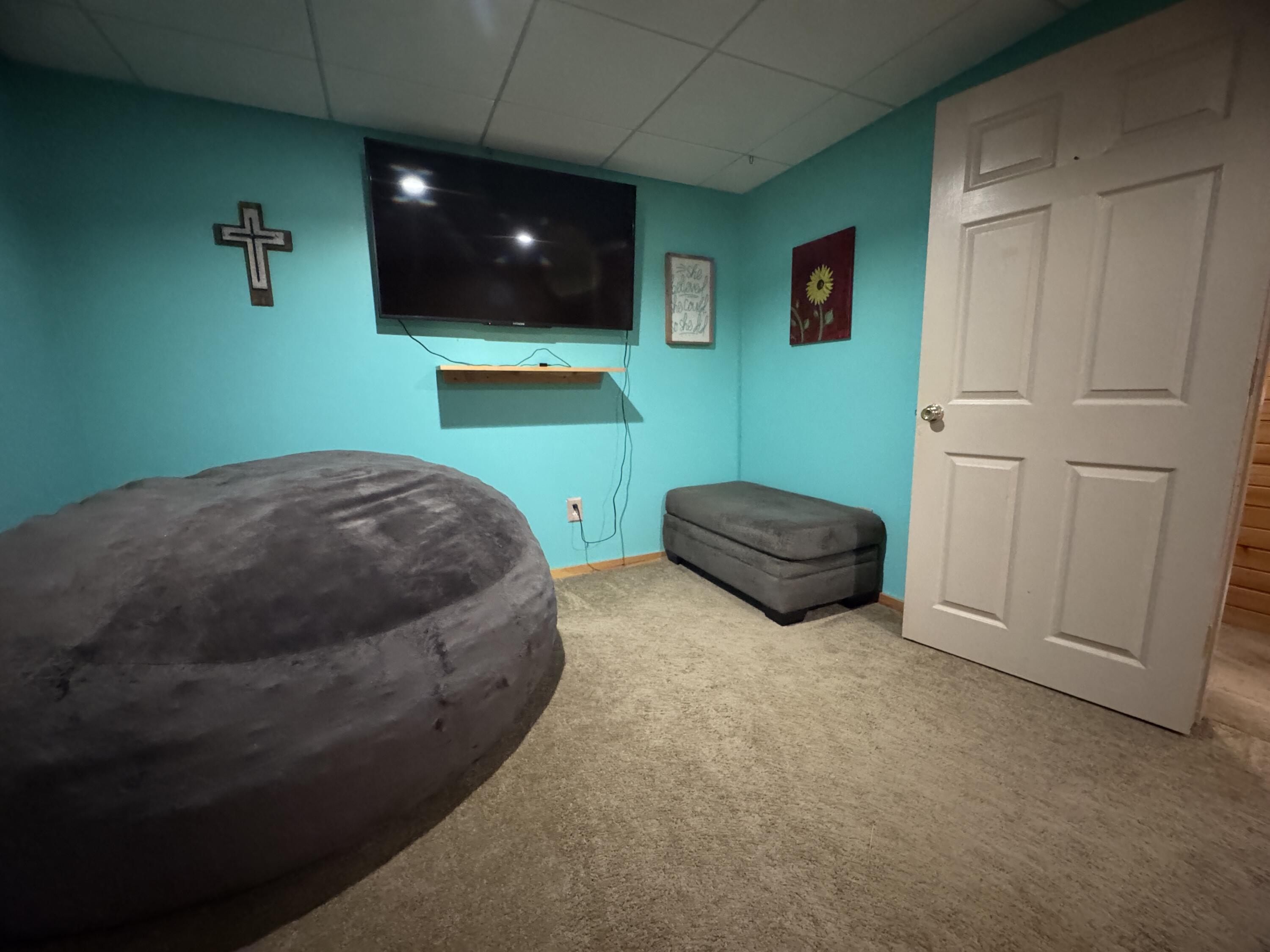 main property photo 45